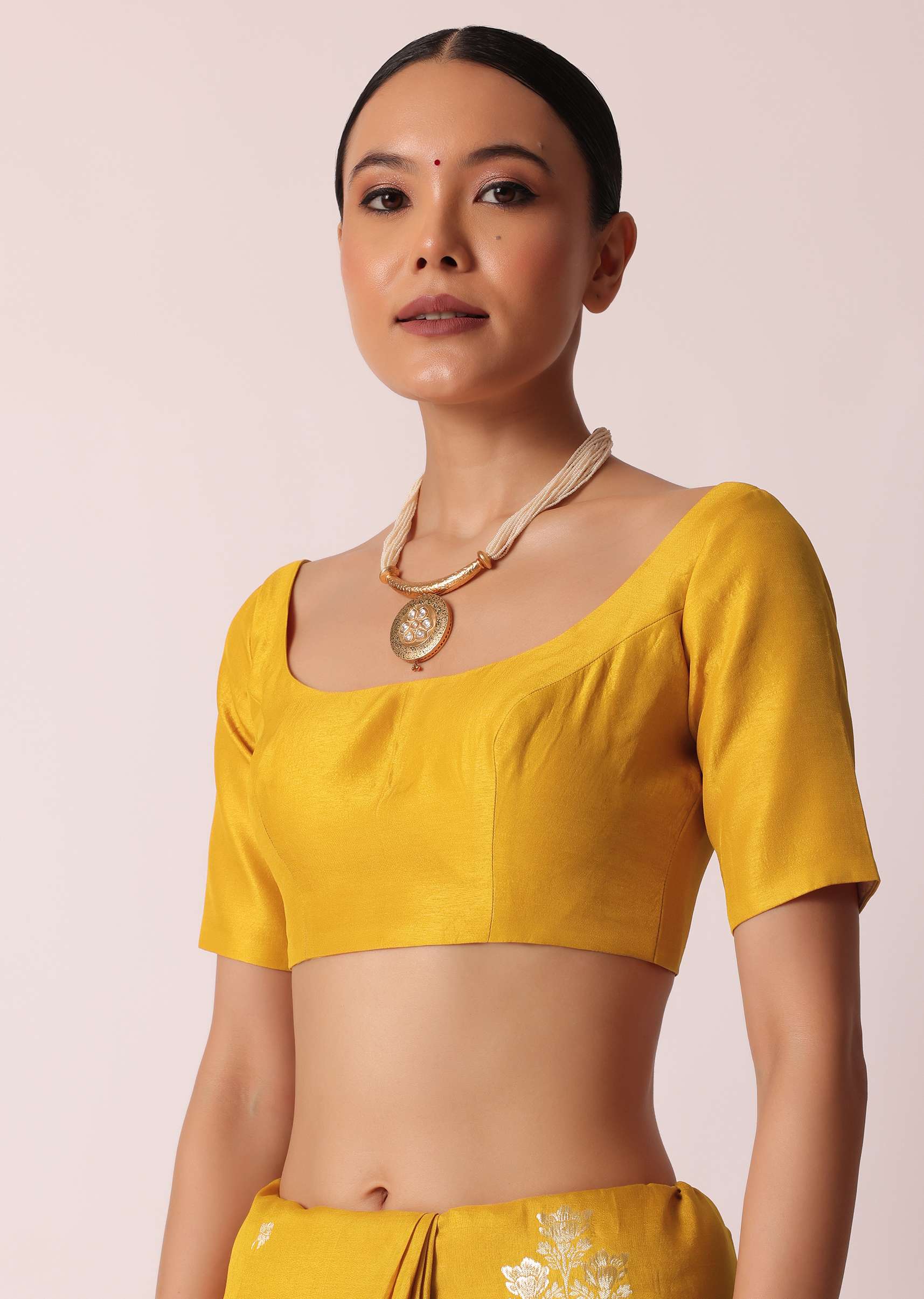 Mustard Yellow Banarasi Silk Saree With Zari Floral Motifs And Unstitched Blouse Piece - Image 7