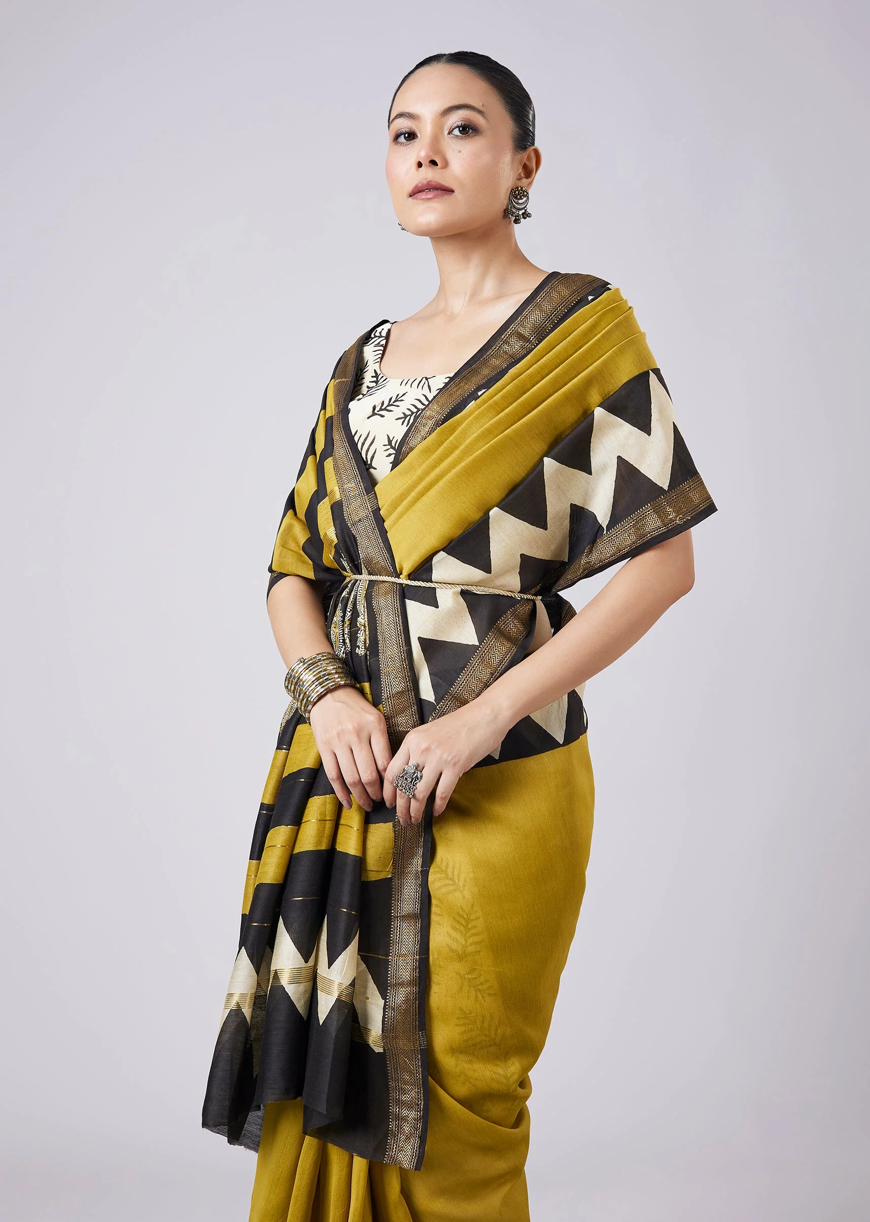 Mustard Yellow Block Printed Saree with Unstitched Blouse - Image 5