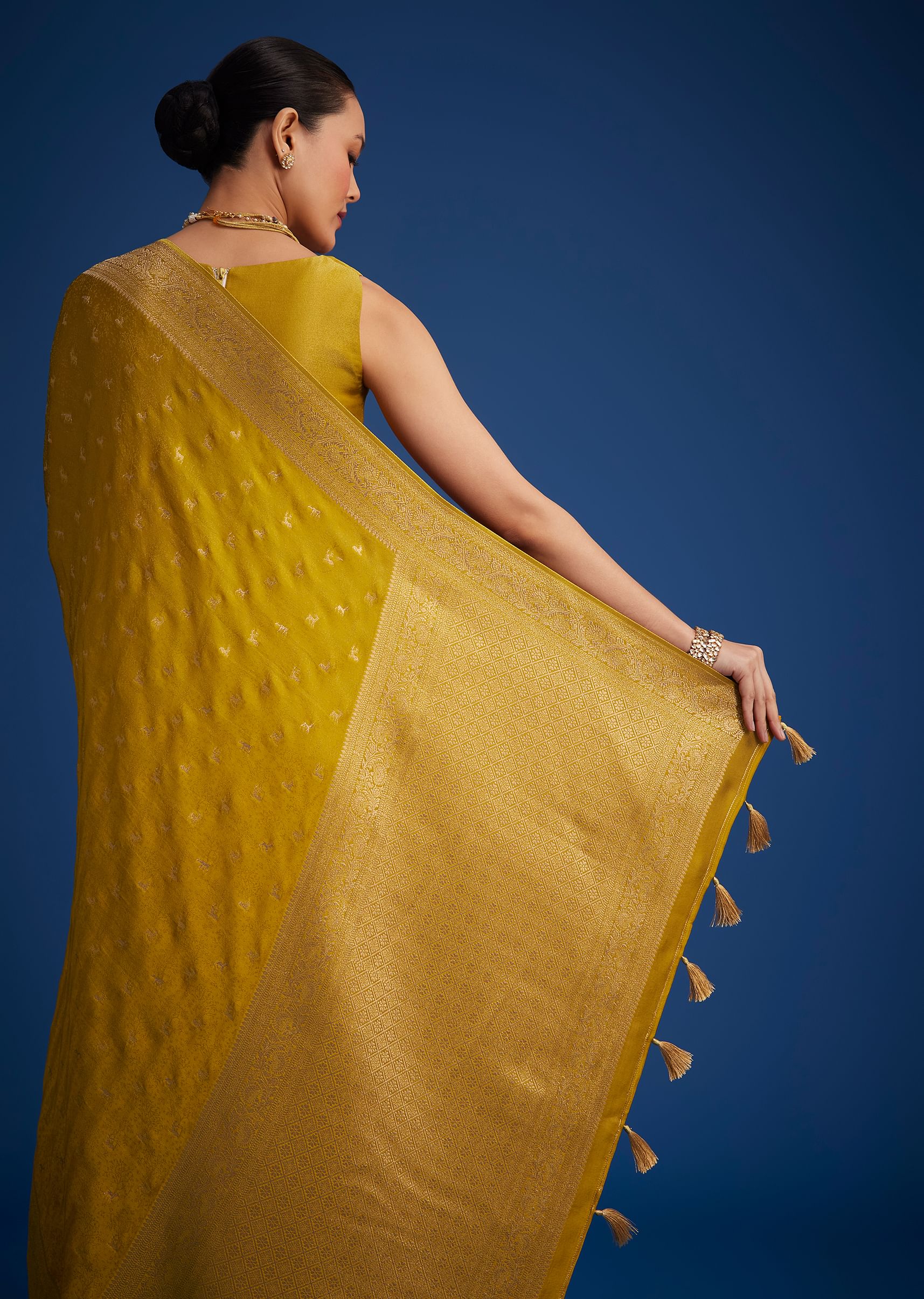 Mustard Yellow Dola Silk Saree With Woven Patterns - Image 4