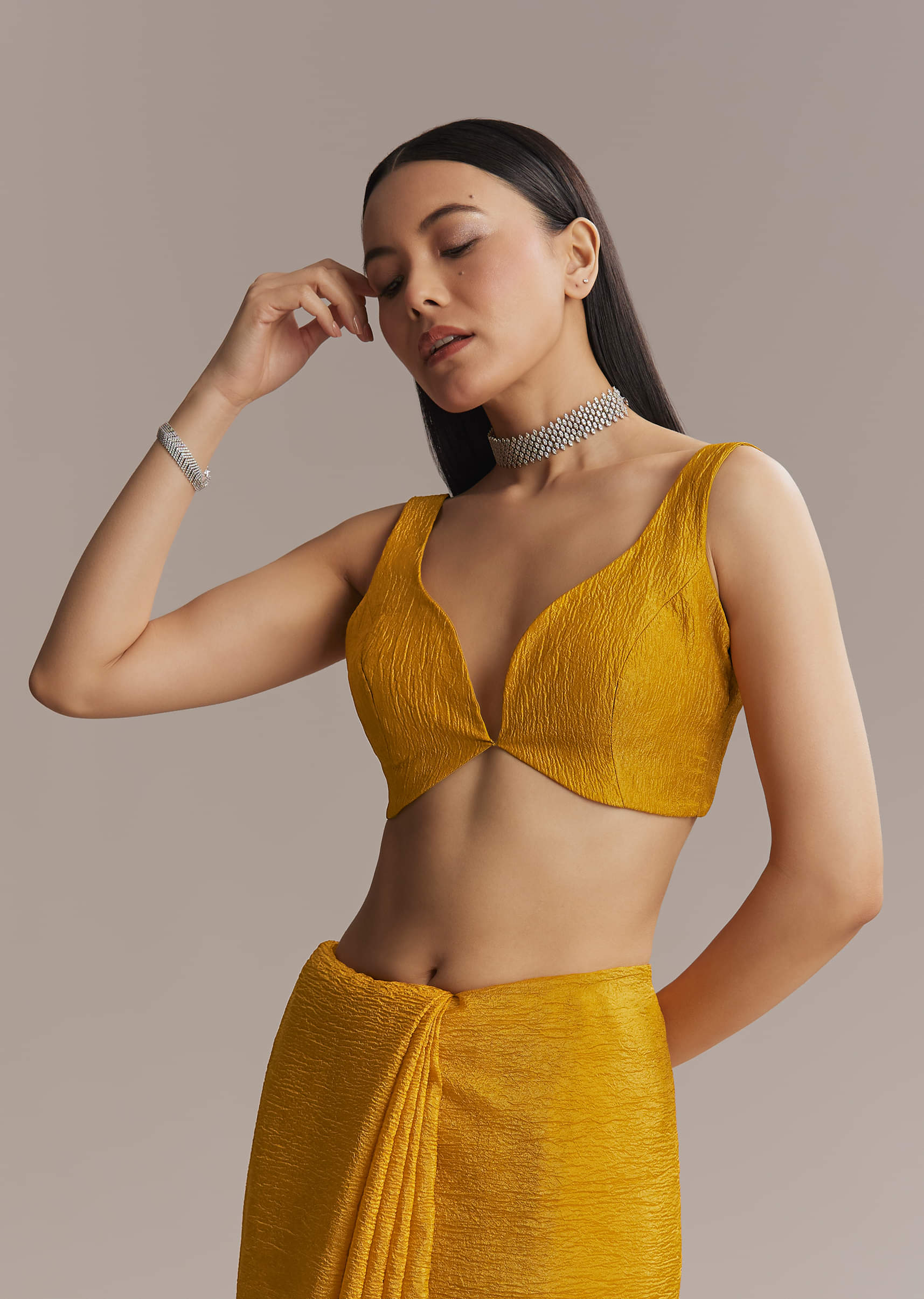 Mustard Yellow Tissue Saree With Scallop Border Embroidery - Image 6