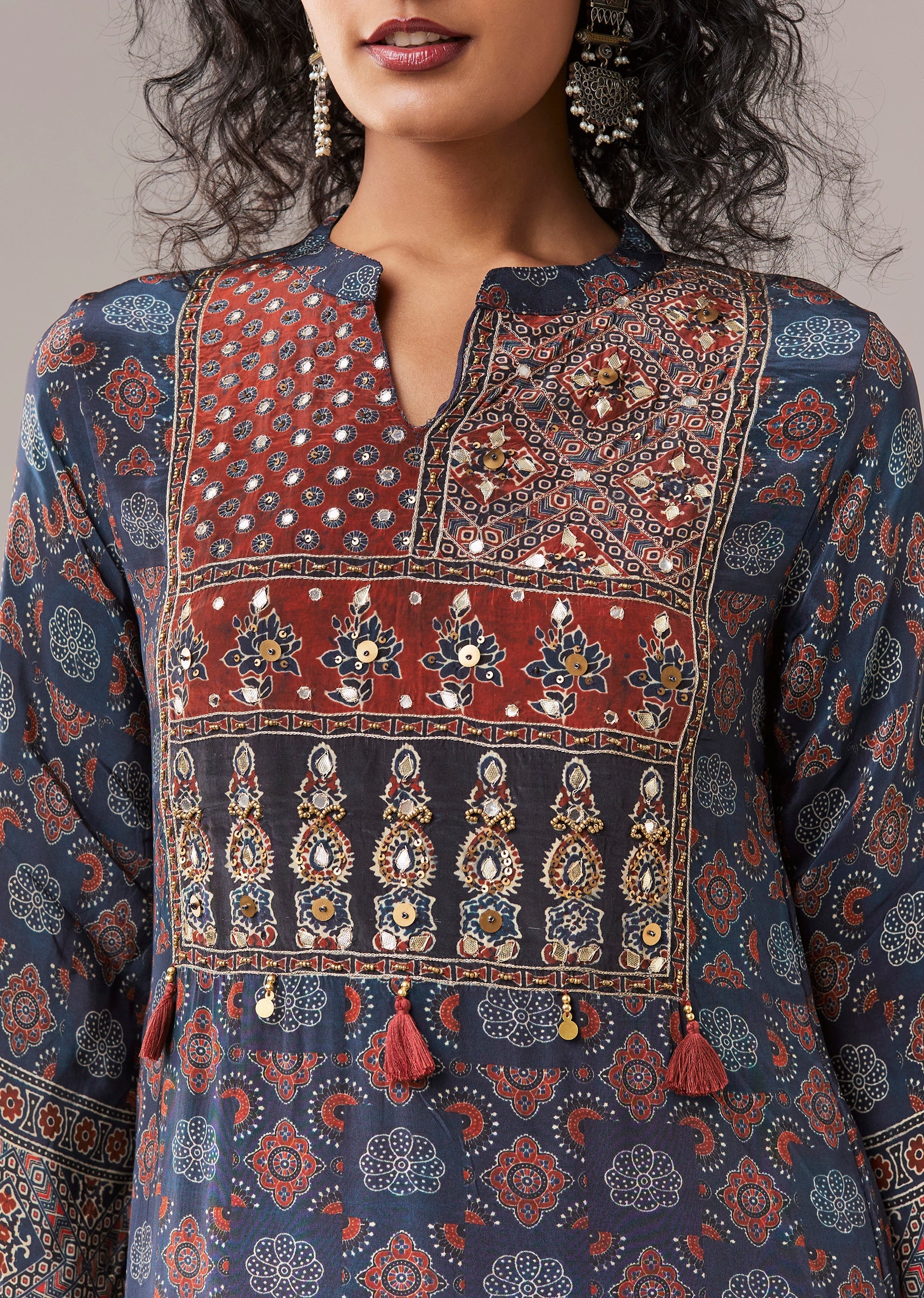 Navy Blue Indie Floral Print Kurta and Pant Set - Image 2