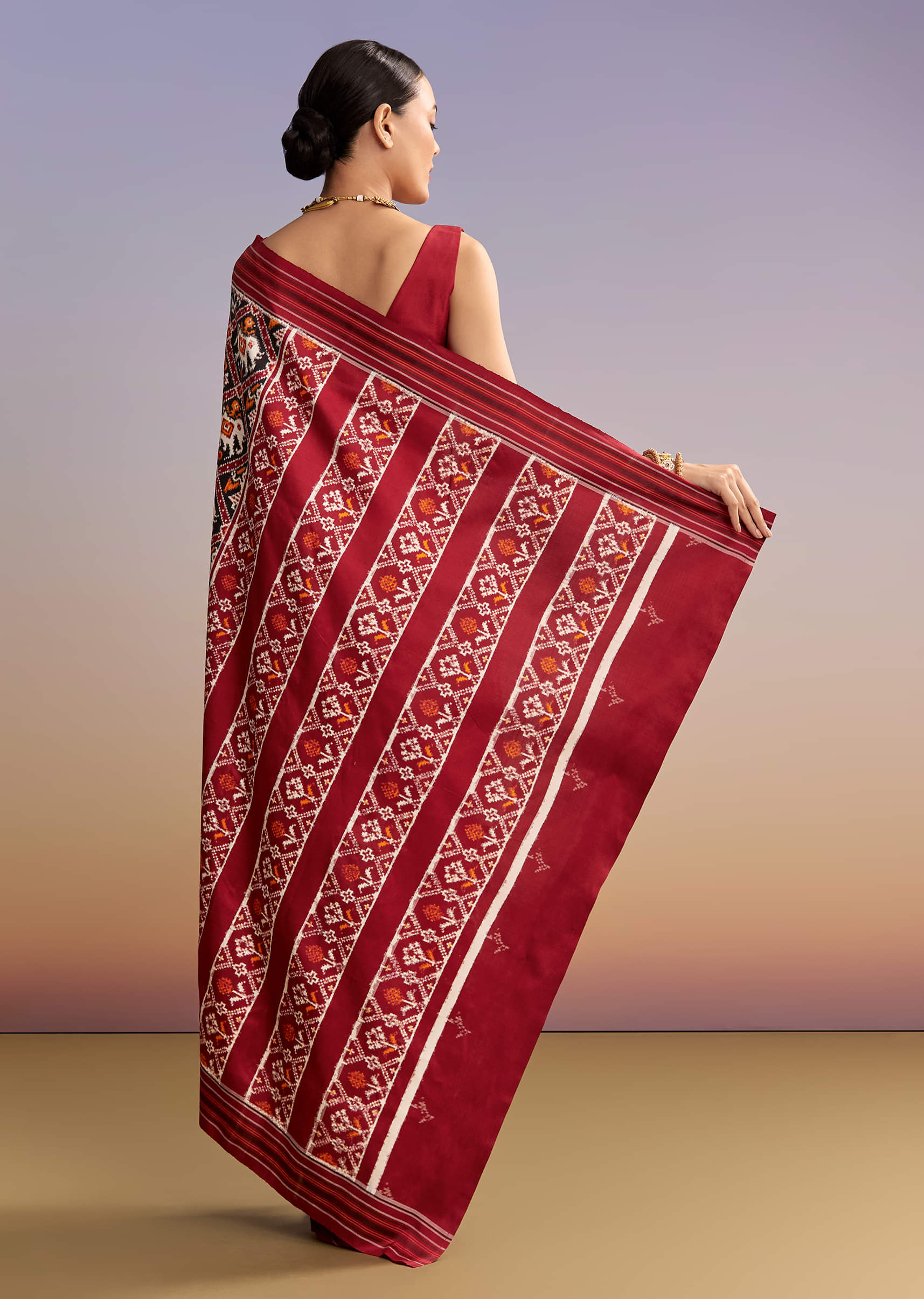 Navy Blue Silk Single Ikkat Handwoven Patola Saree With Animal Motifs - Image 4