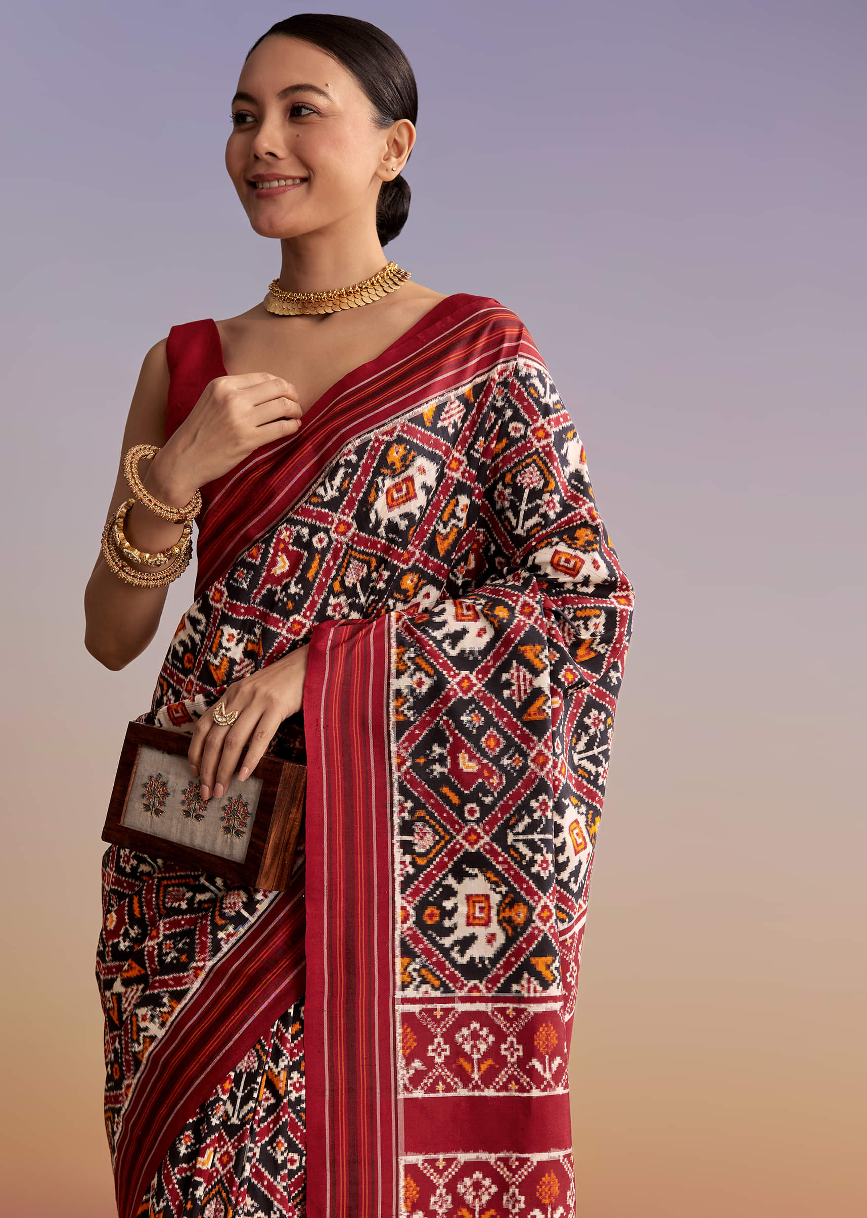 Navy Blue Silk Single Ikkat Handwoven Patola Saree With Animal Motifs - Image 5