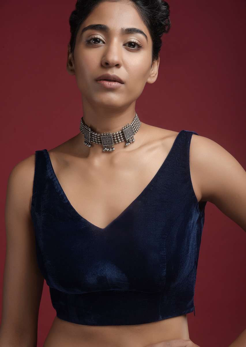 Navy blue Sleeveless Blouse With Leaf Shaped Neckline Online - Kalki Fashion - Image 3