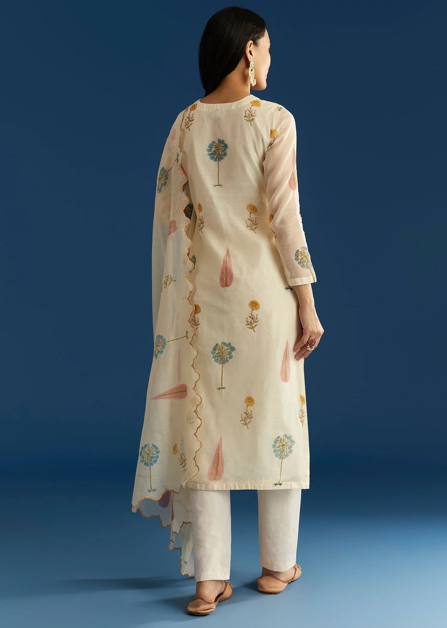 Off White Block Print Kurta And Dupatta Set In Mull Chanderi - Image 5