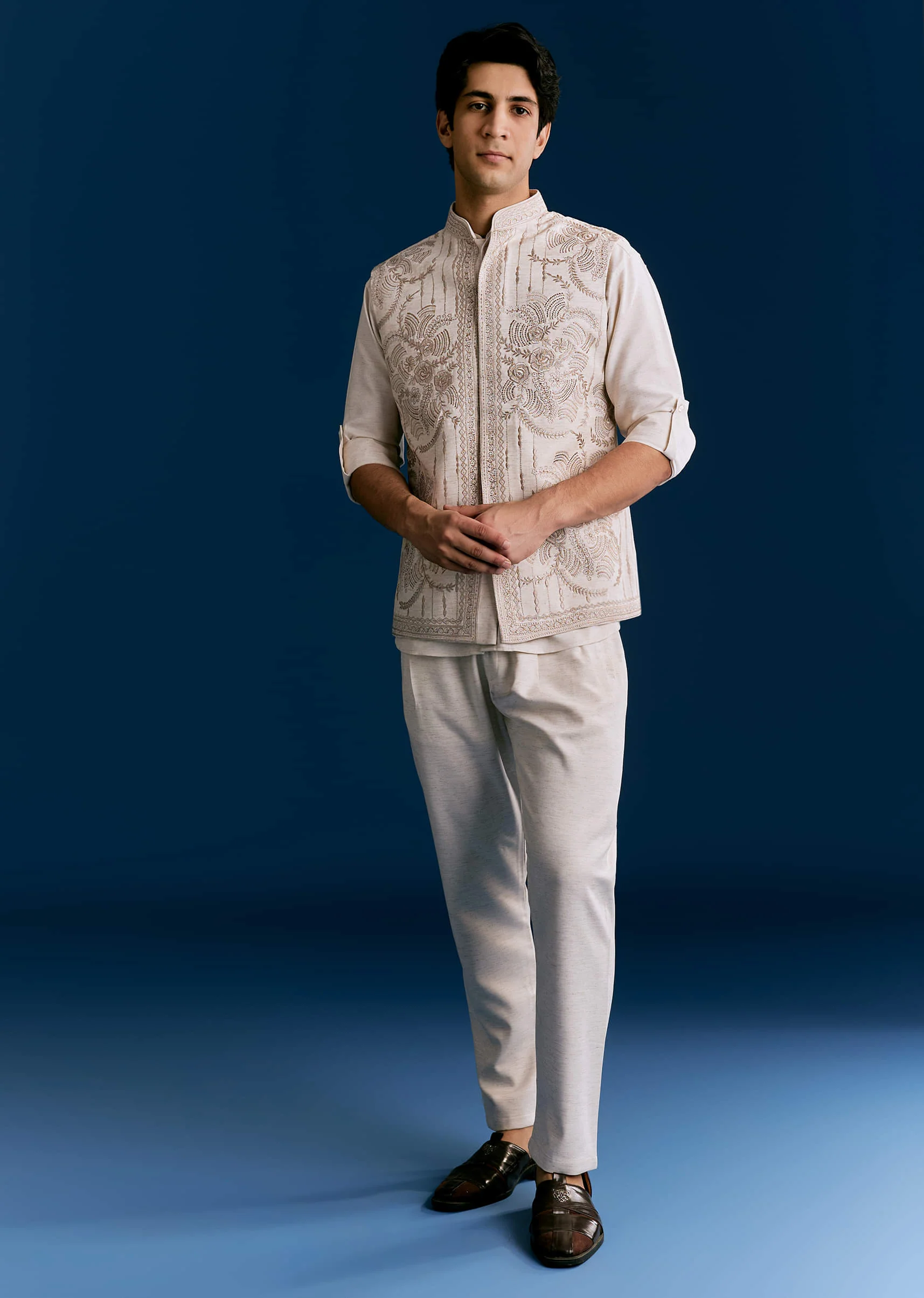 Off White Cotton Kurta Jacket Set With Embroidery - Image 4