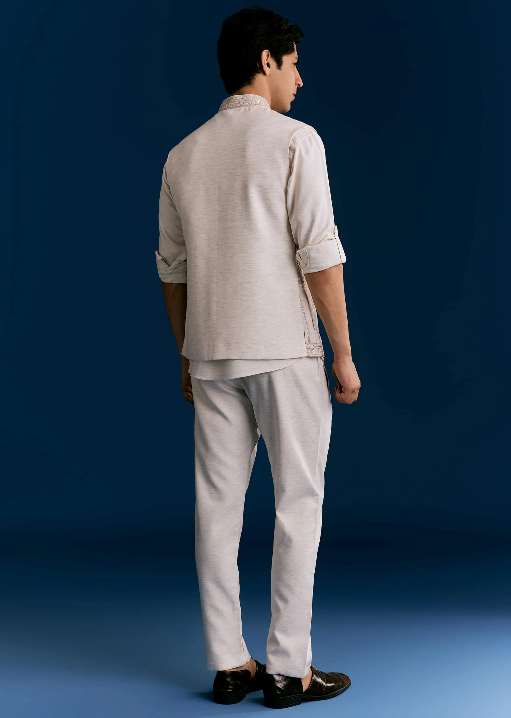 Off White Cotton Kurta Jacket Set With Embroidery - Image 5