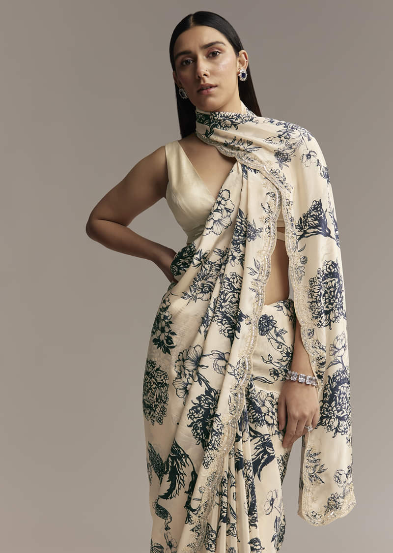 Off White Crepe Saree With Black Floral Print And Embroidered Border - Image 5