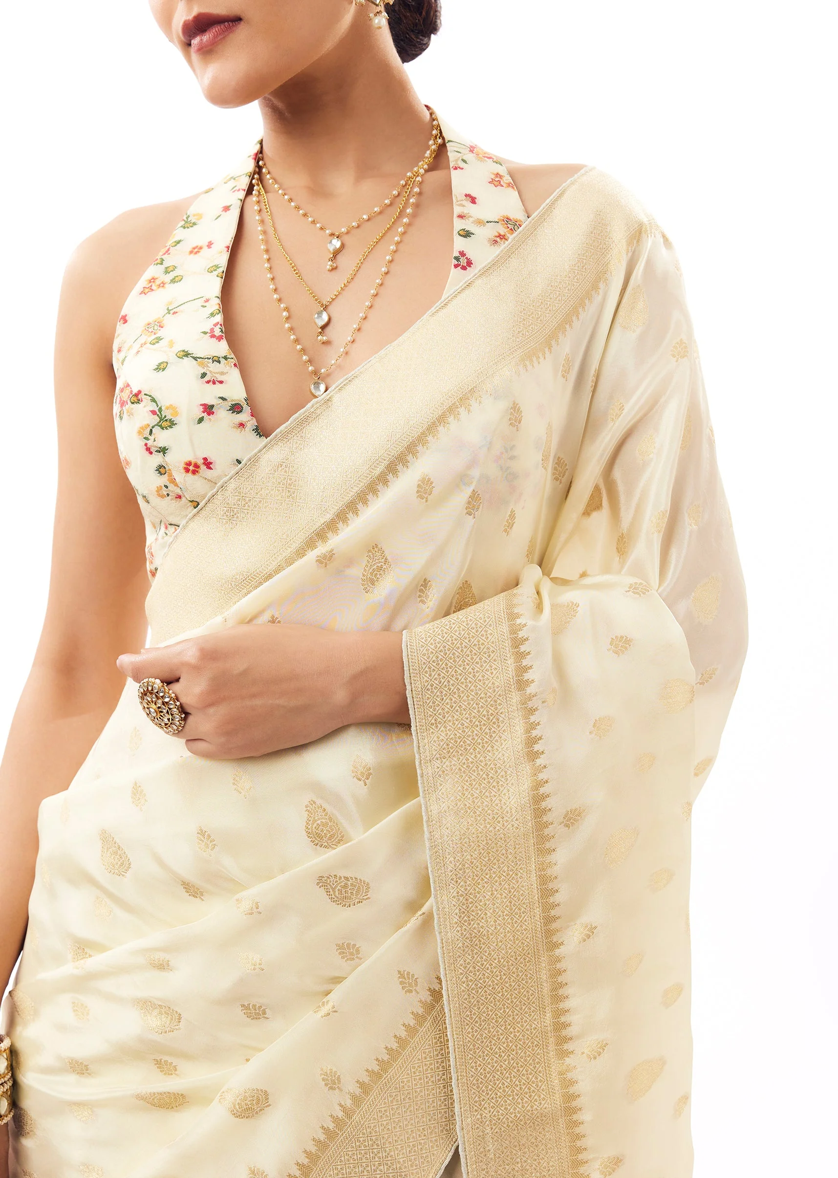 Off-White Dola Silk Woven Saree With Golden Butti And Multicolour Brocade Jaal Pallu - Image 2