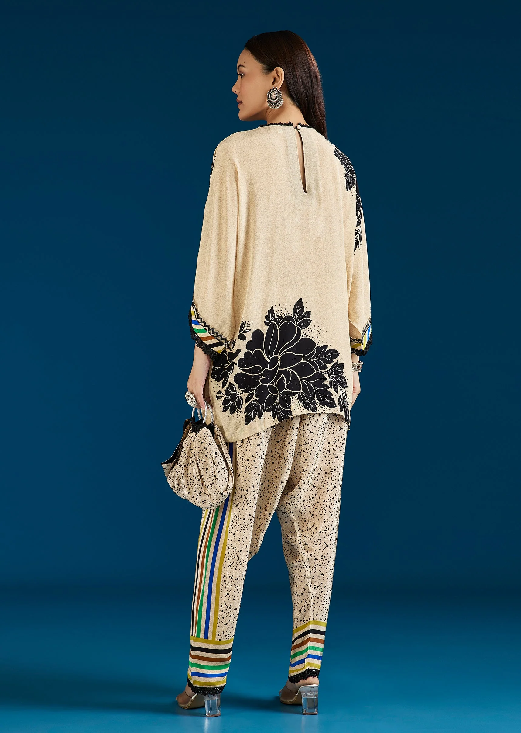 Off White Floral Printed Coord Set With Farshi Pant And Potli Bag - Image 5