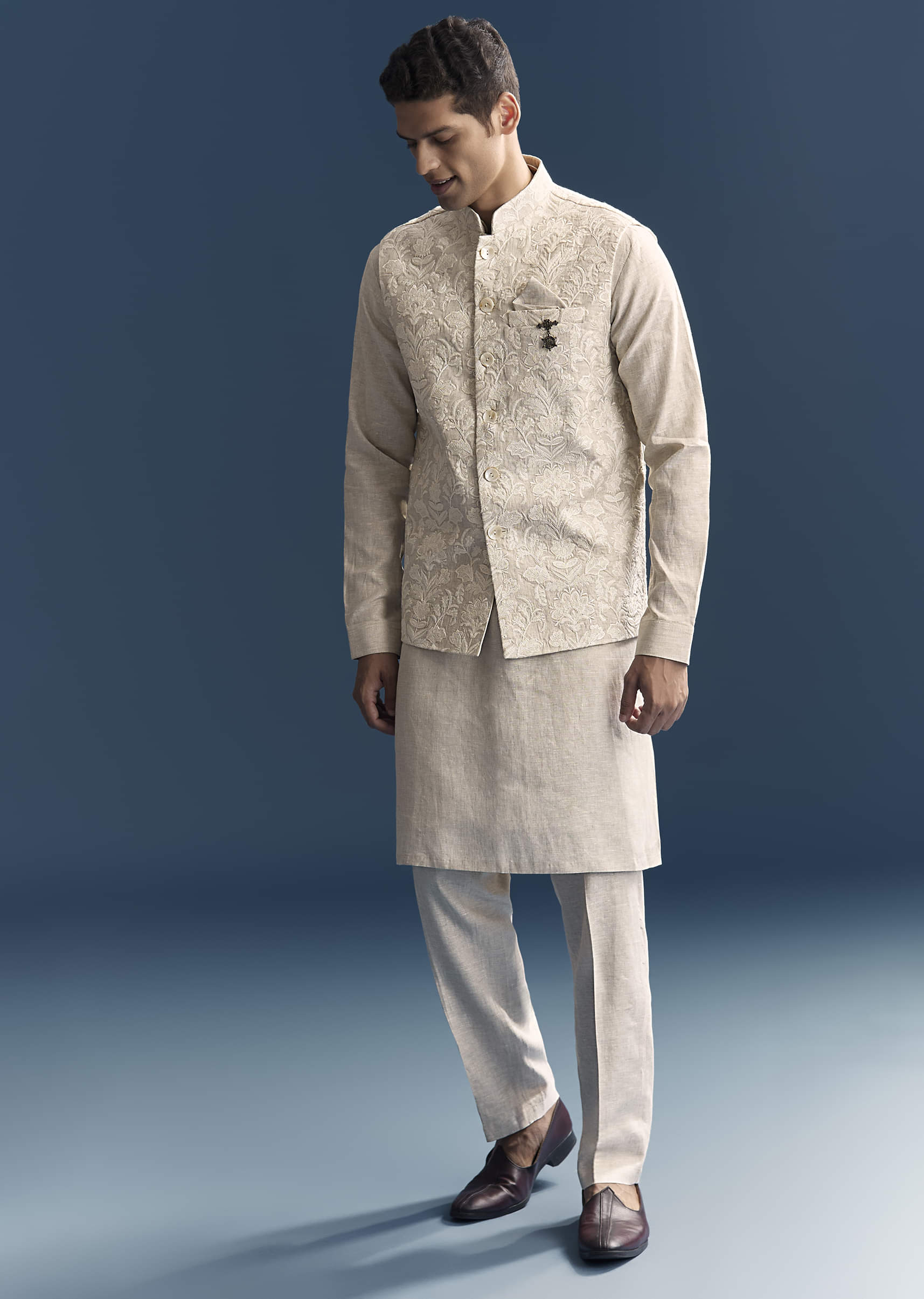 Off White Kurta Jacket Set For Men With Resham Work - Image 3