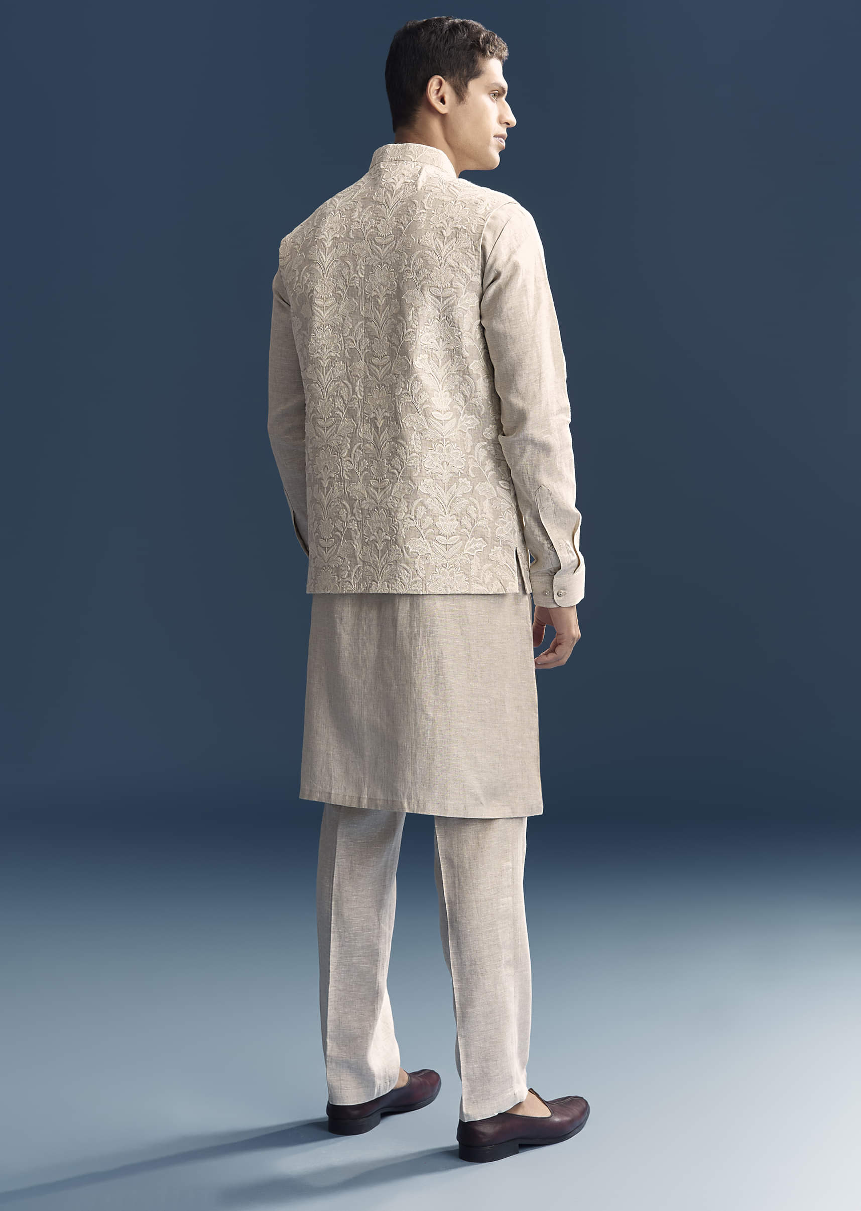 Off White Kurta Jacket Set For Men With Resham Work - Image 5