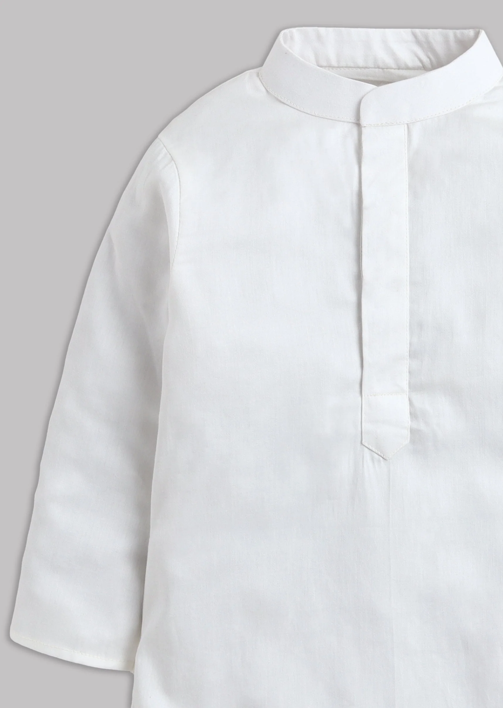 Off White Kurta Pant Set With Peacock Feather Embroidered Jacket - Image 4