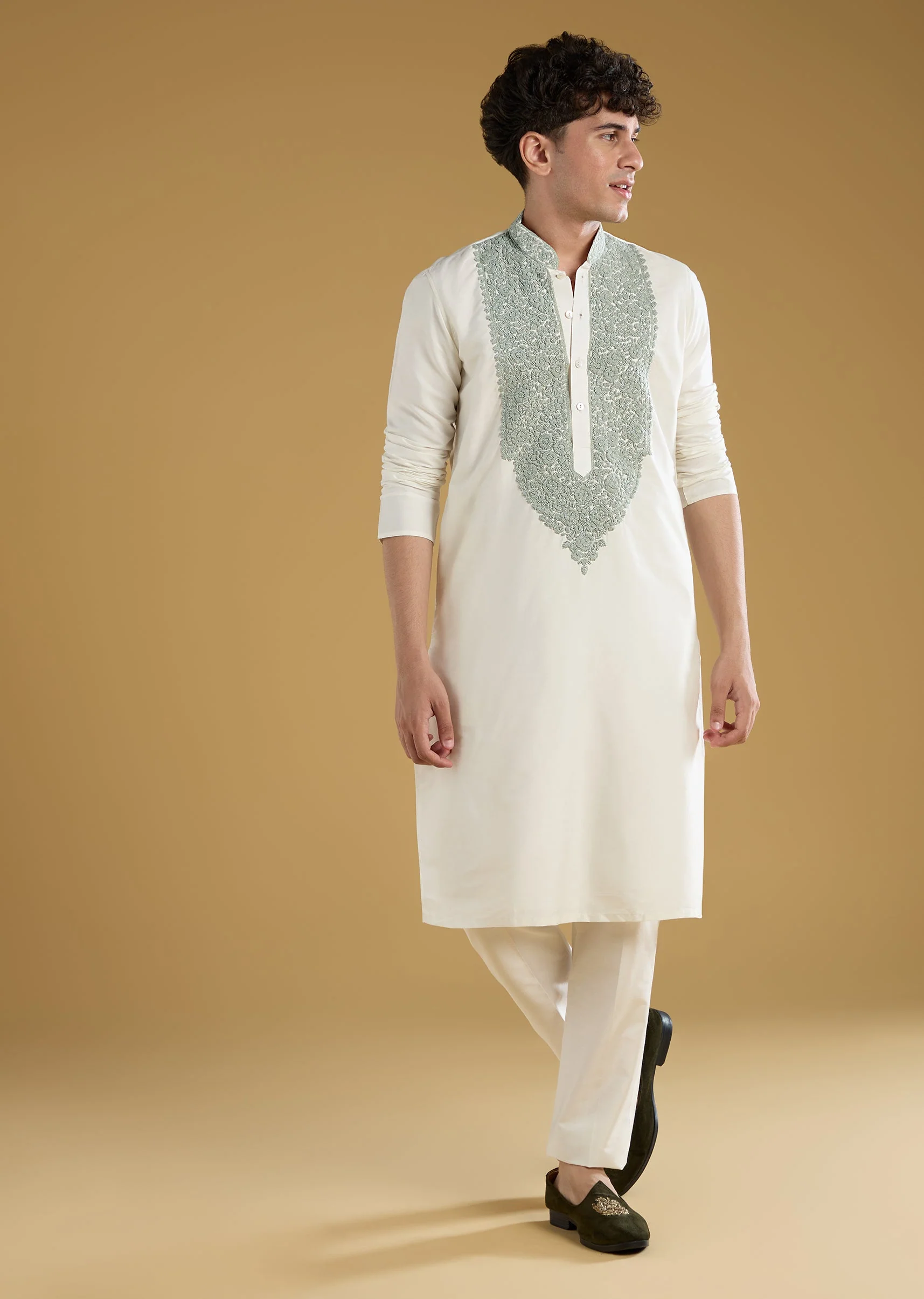 Off White Mens Kurta Set With Thread Work - Image 3