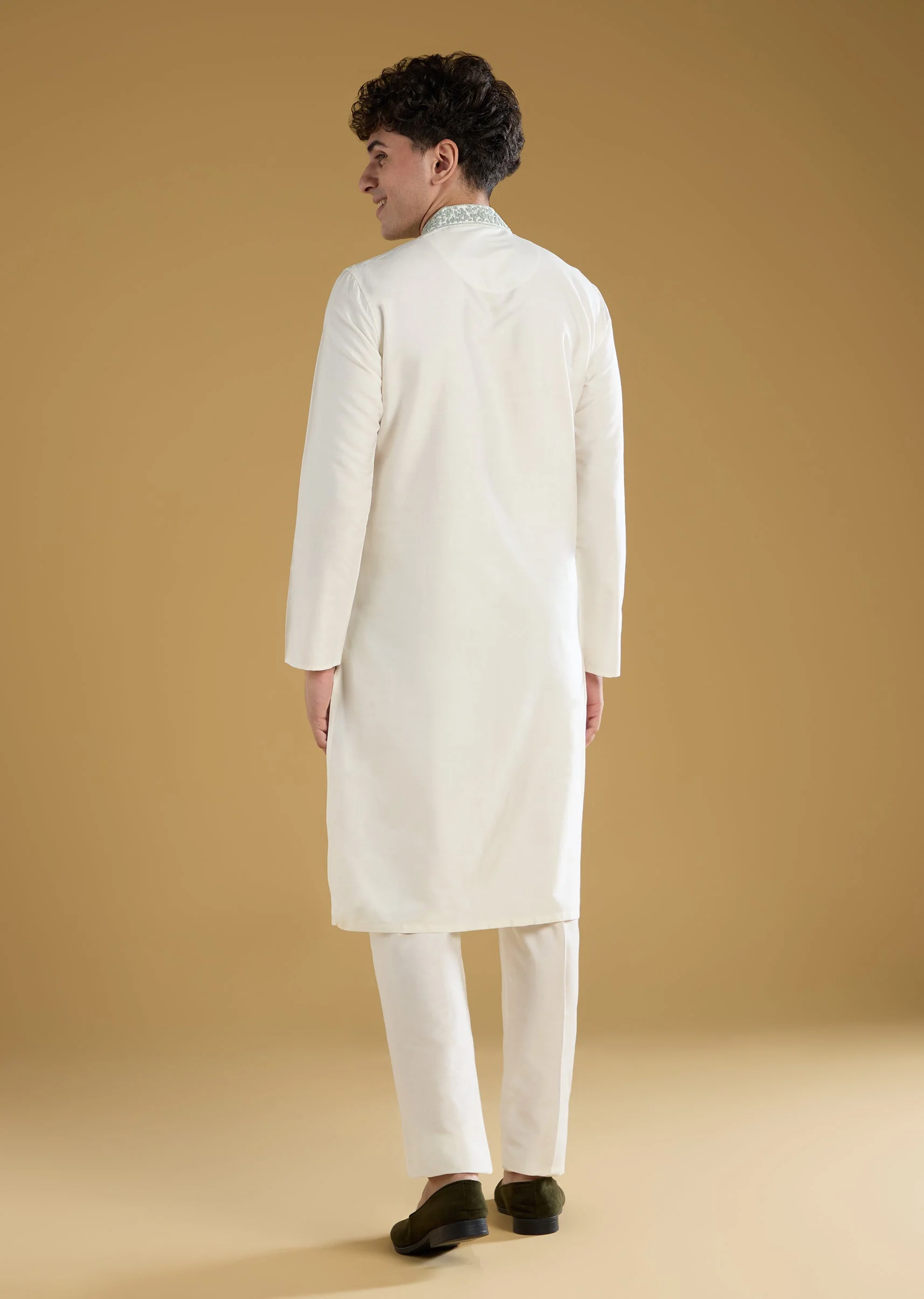 Off White Mens Kurta Set With Thread Work - Image 5