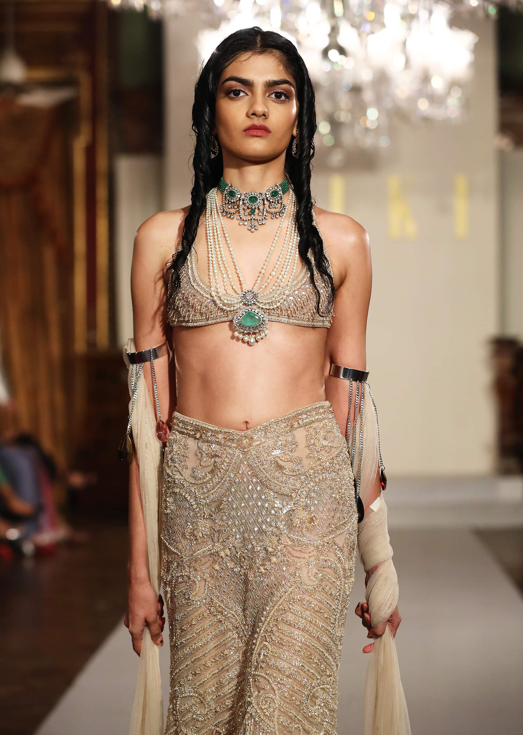 Off White Net Bridal Lehenga Set With Hand Embroidered Fishcut Skirt - Image 2