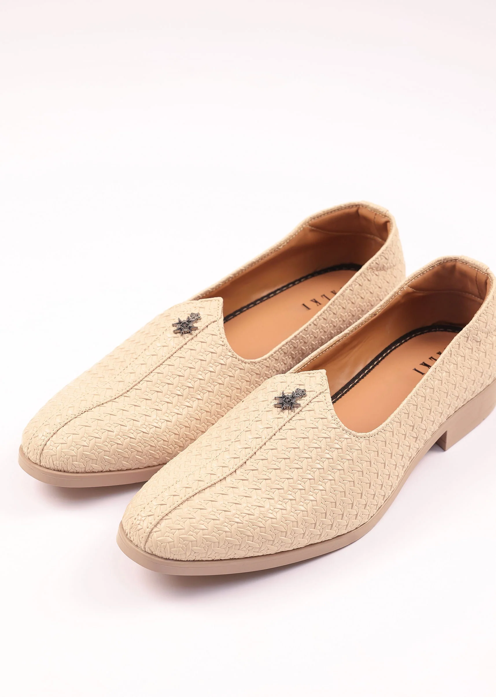 Off White Self Work Textured Juttis - Image 2