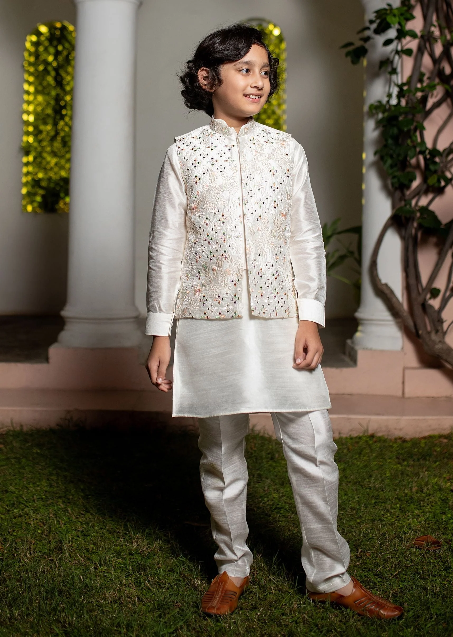 Off White Silk Embroidered Kurta Jacket Set - Image 3