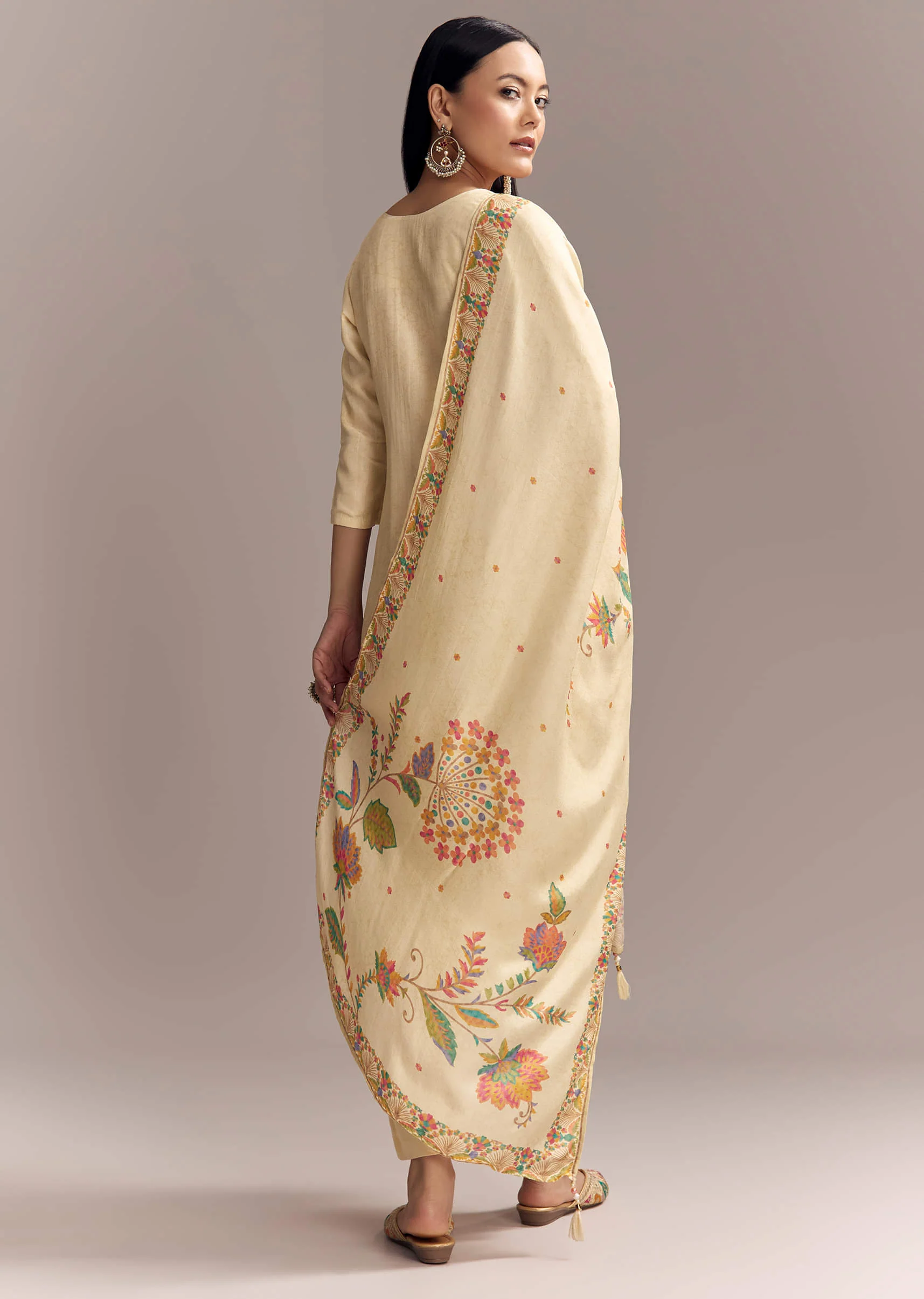 Off White Silk Kurta Set With Floral Print - Image 5