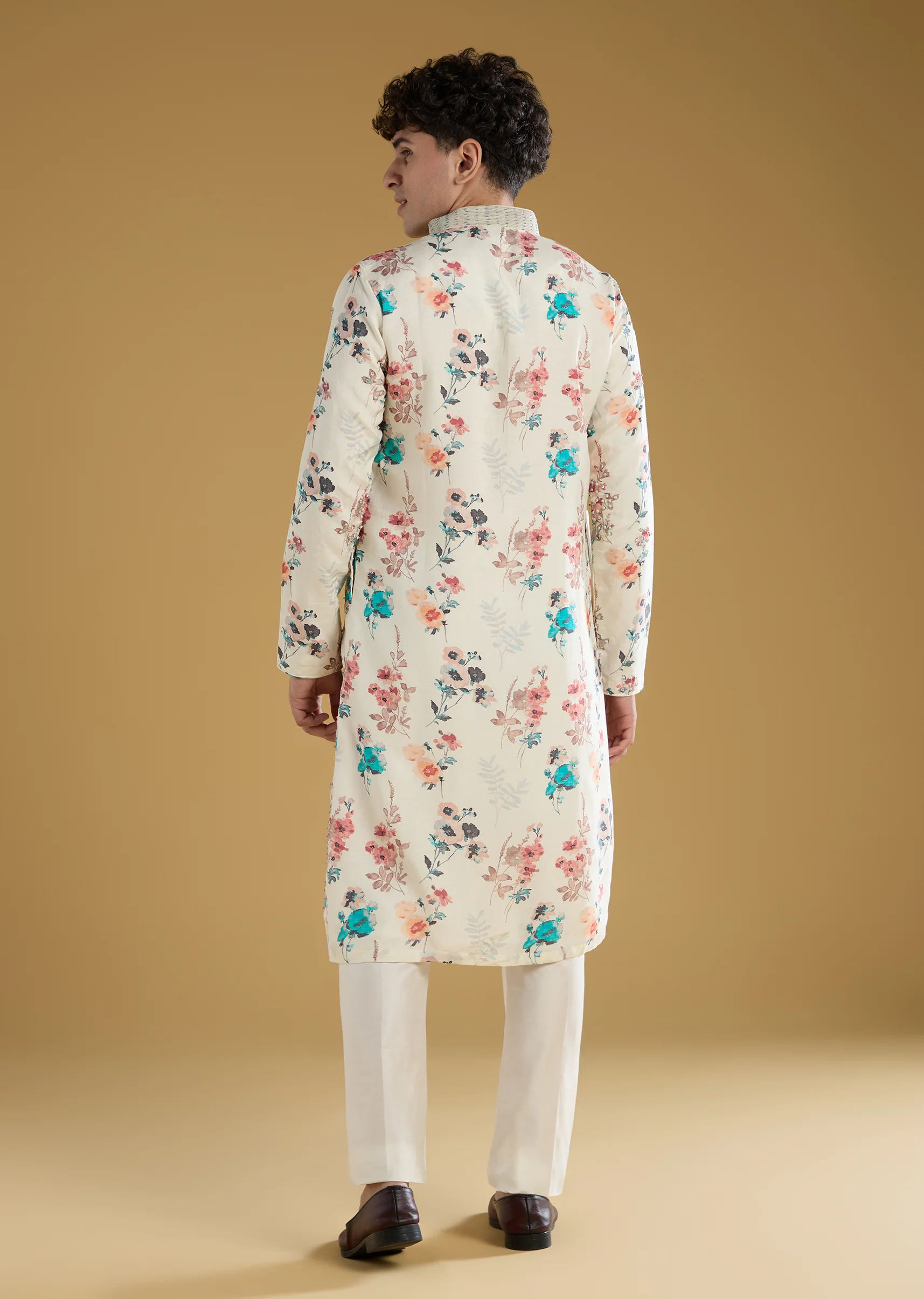 Off White Silk Linen Printed Kurta Set With Threadwork - Image 5
