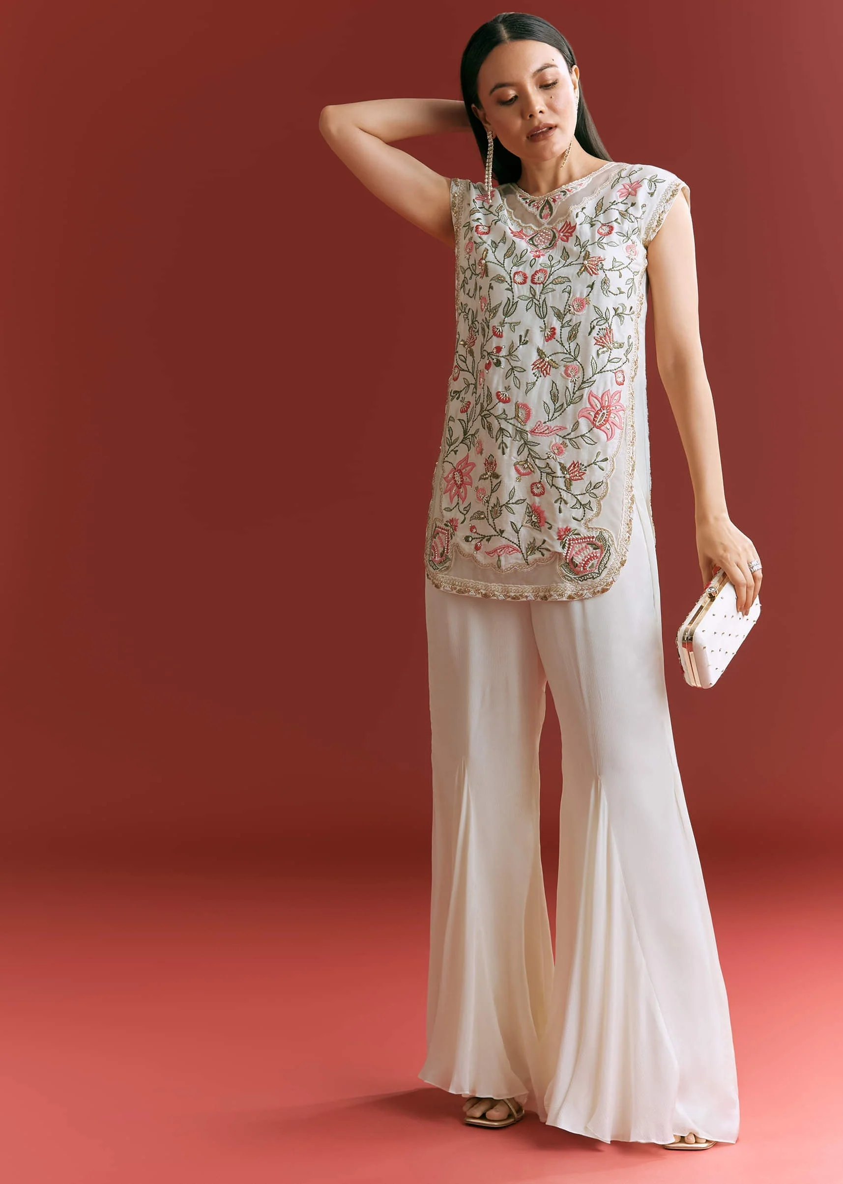 Off White Viscose Silk Short Kurta Set With Resham Work - Image 3