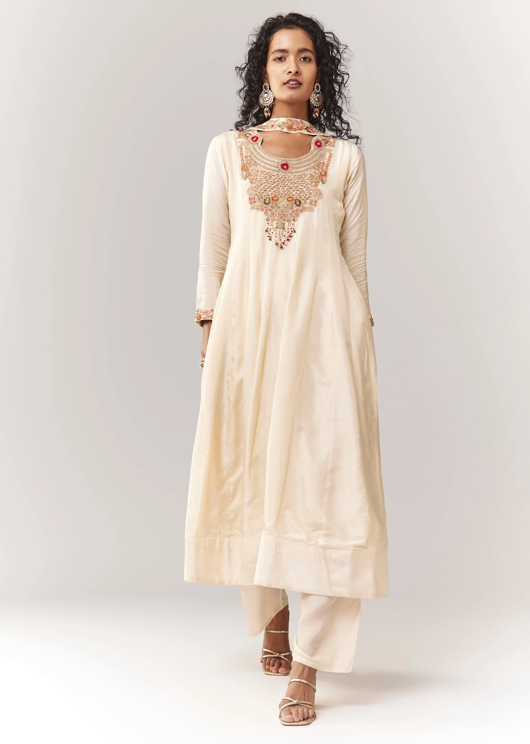 Off White Zardosi And Thread Work Anarkali With Choker Style Dupatta - Image 3
