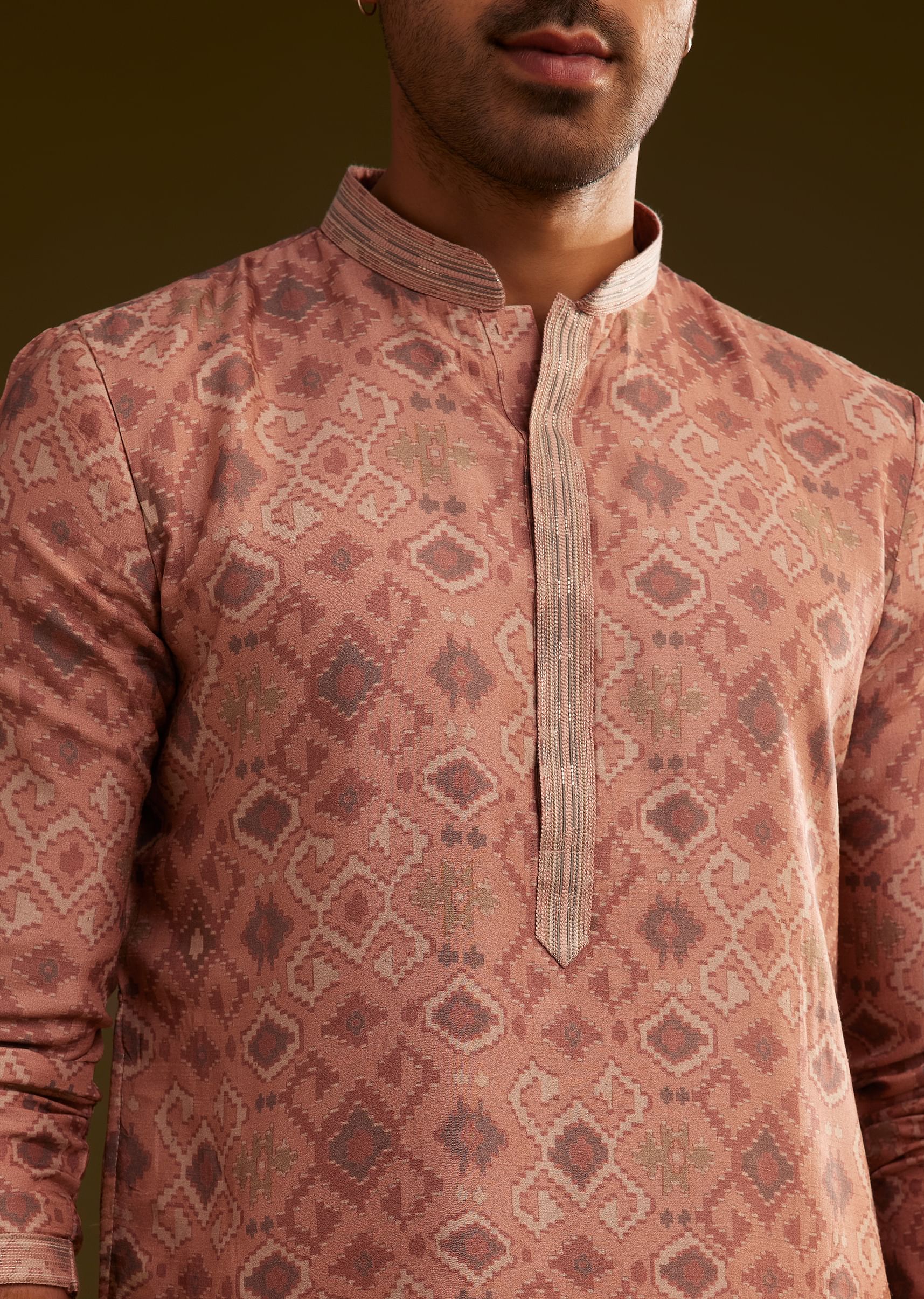 Onion Pink Kurta Set with Geometric Print - Image 2
