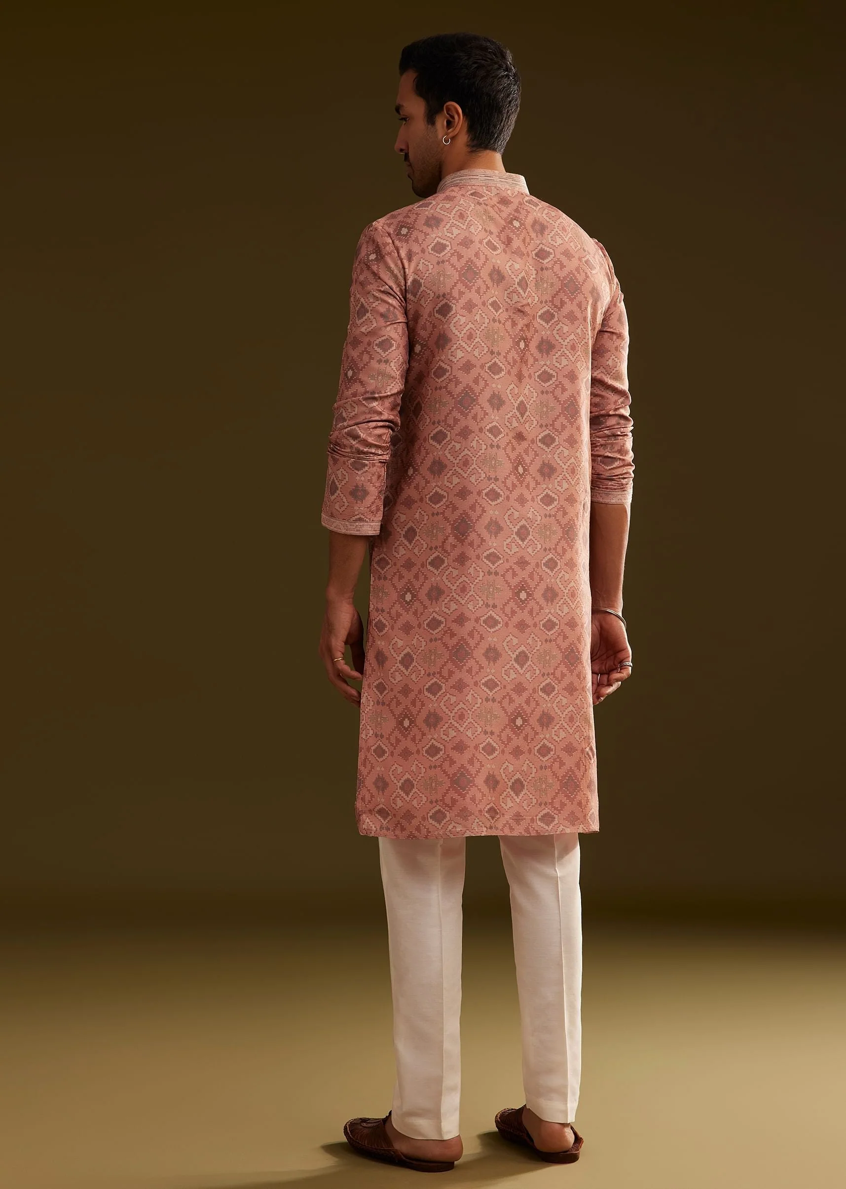 Onion Pink Kurta Set with Geometric Print - Image 5