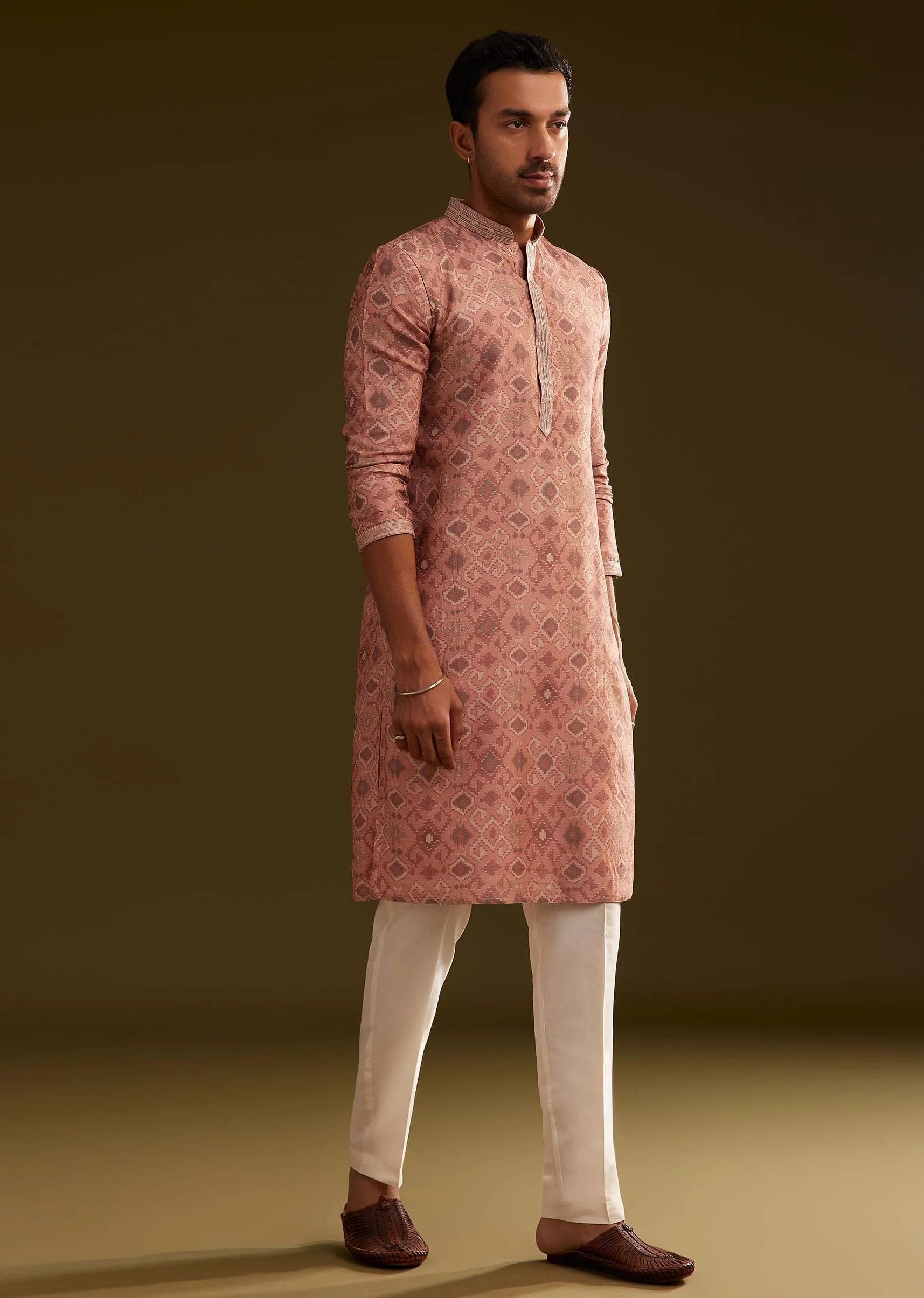 Onion Pink Kurta Set with Geometric Print - Image 7