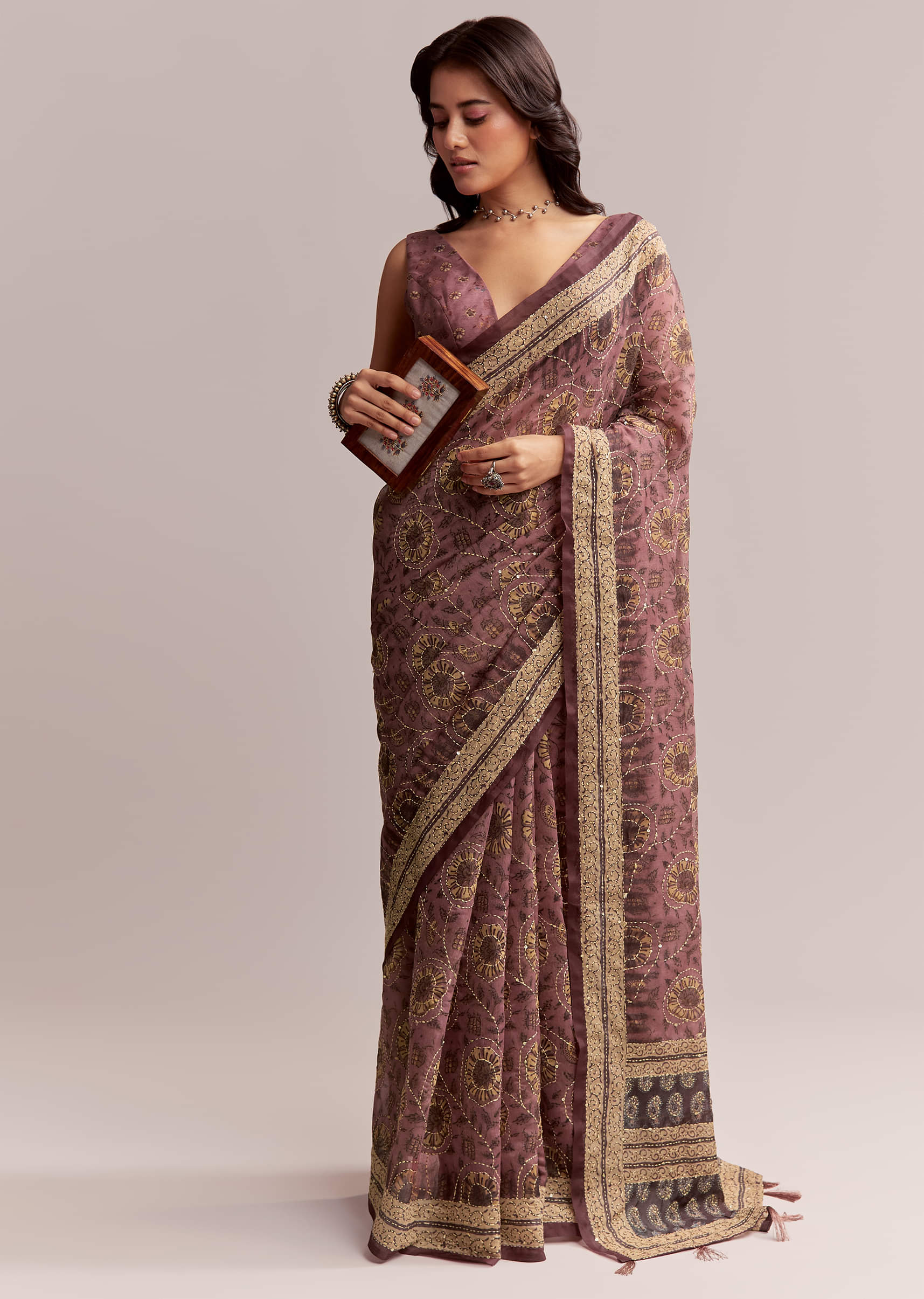 Onion Pink Linen Printed Saree With Traditional Ajrakh Print - Image 3