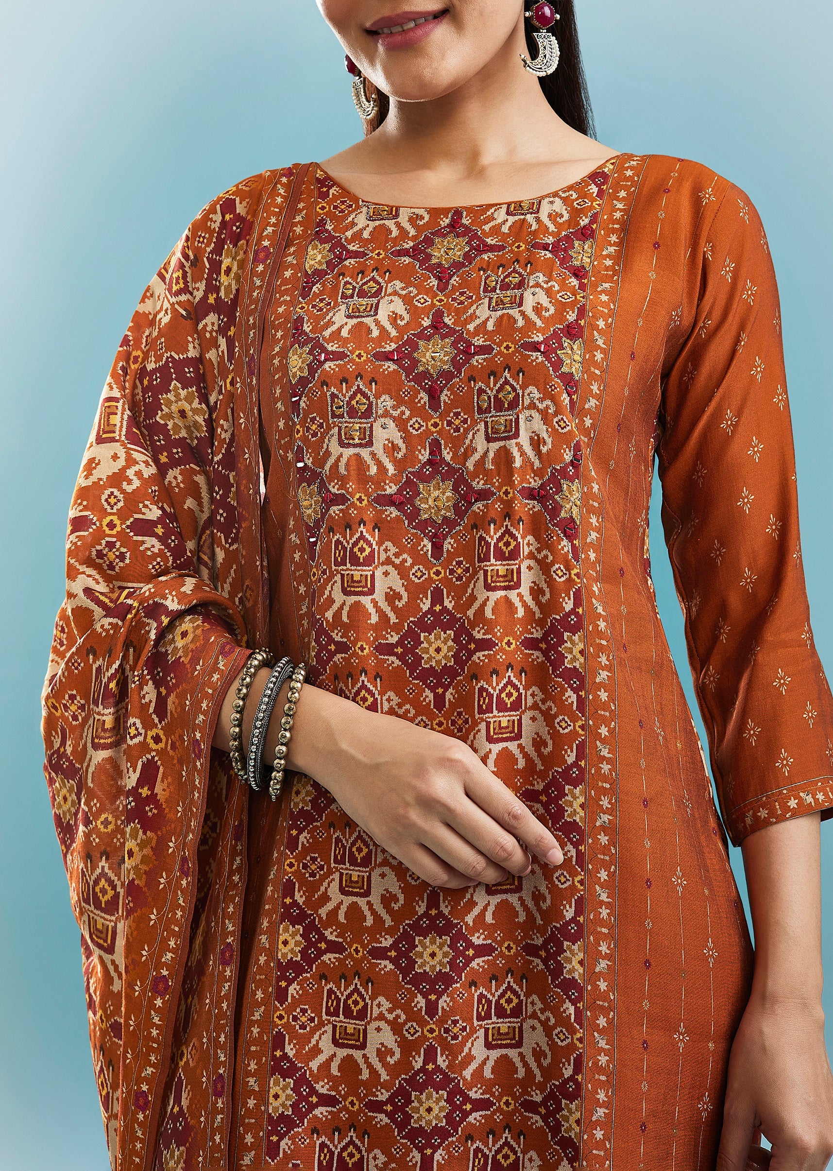 Orange Printed Kurta Set With Mirror And Zari Work - Image 2