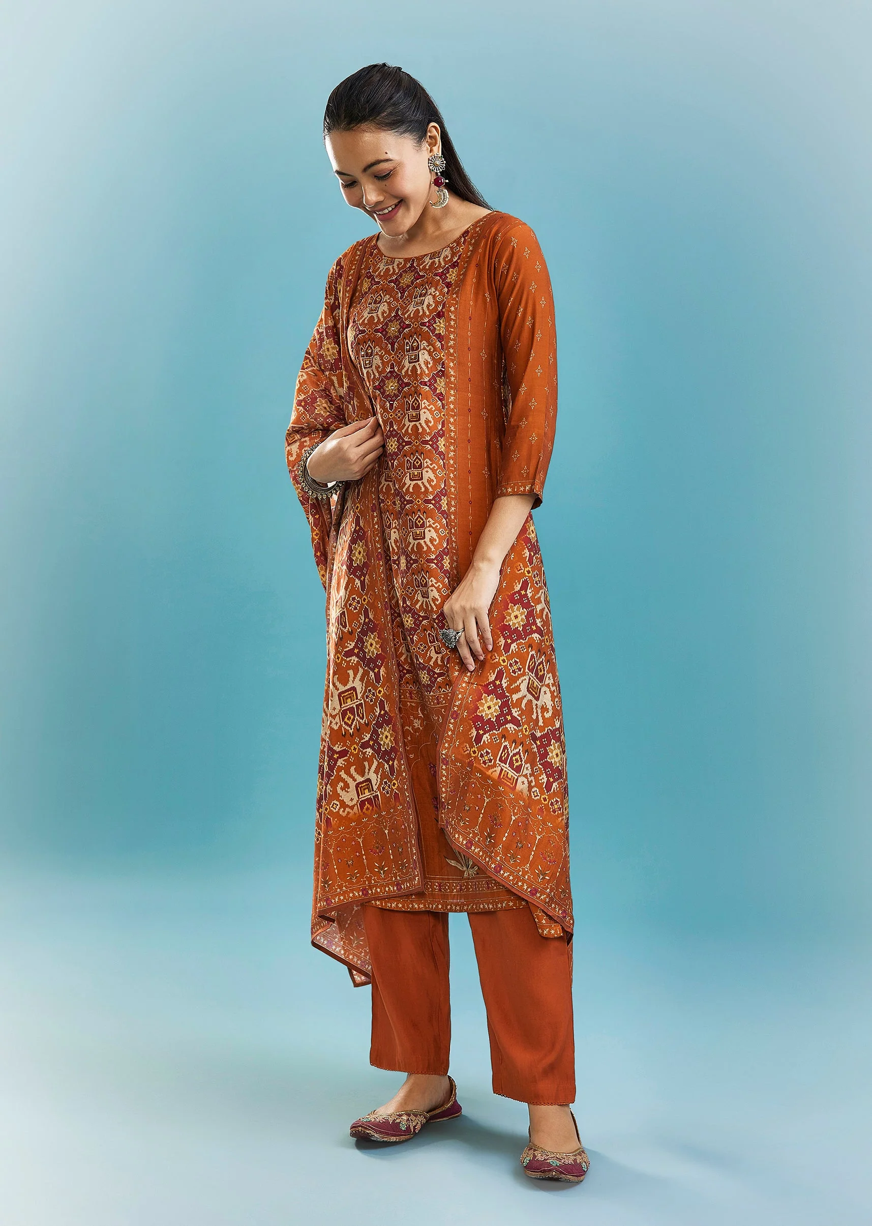 Orange Printed Kurta Set With Mirror And Zari Work - Image 3