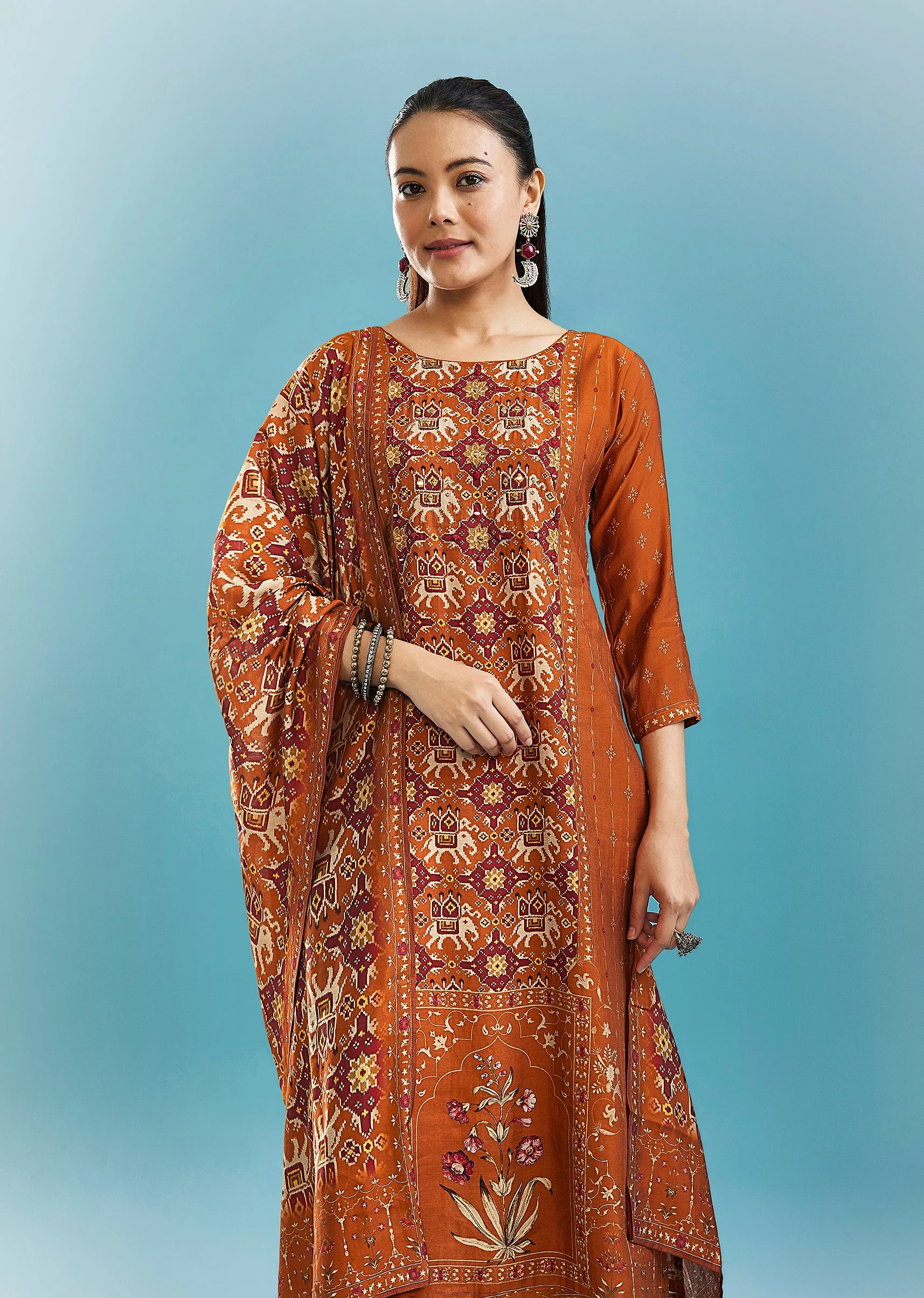 Orange Printed Kurta Set With Mirror And Zari Work - Image 4