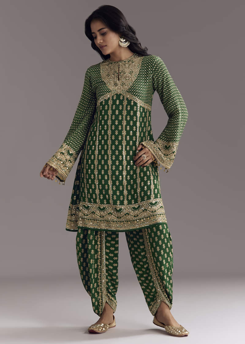 Parrot Green Printed Crepe Dhoti Set With Keyhole Neck - Image 3