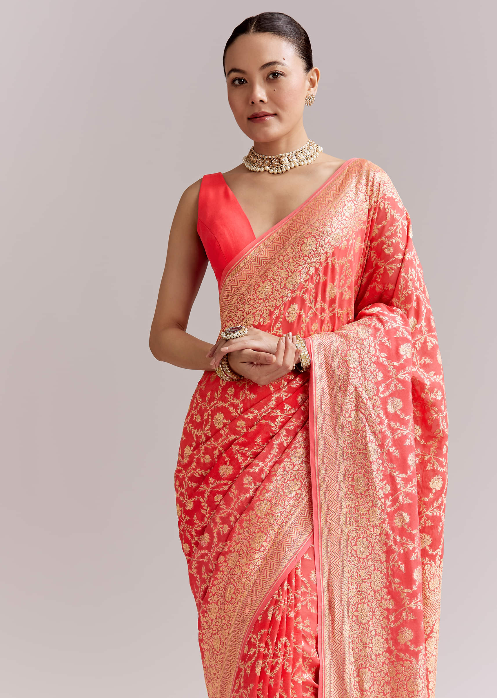 Peach Georgette Woven Saree With Floral Jaal And Heavy Border - Image 5