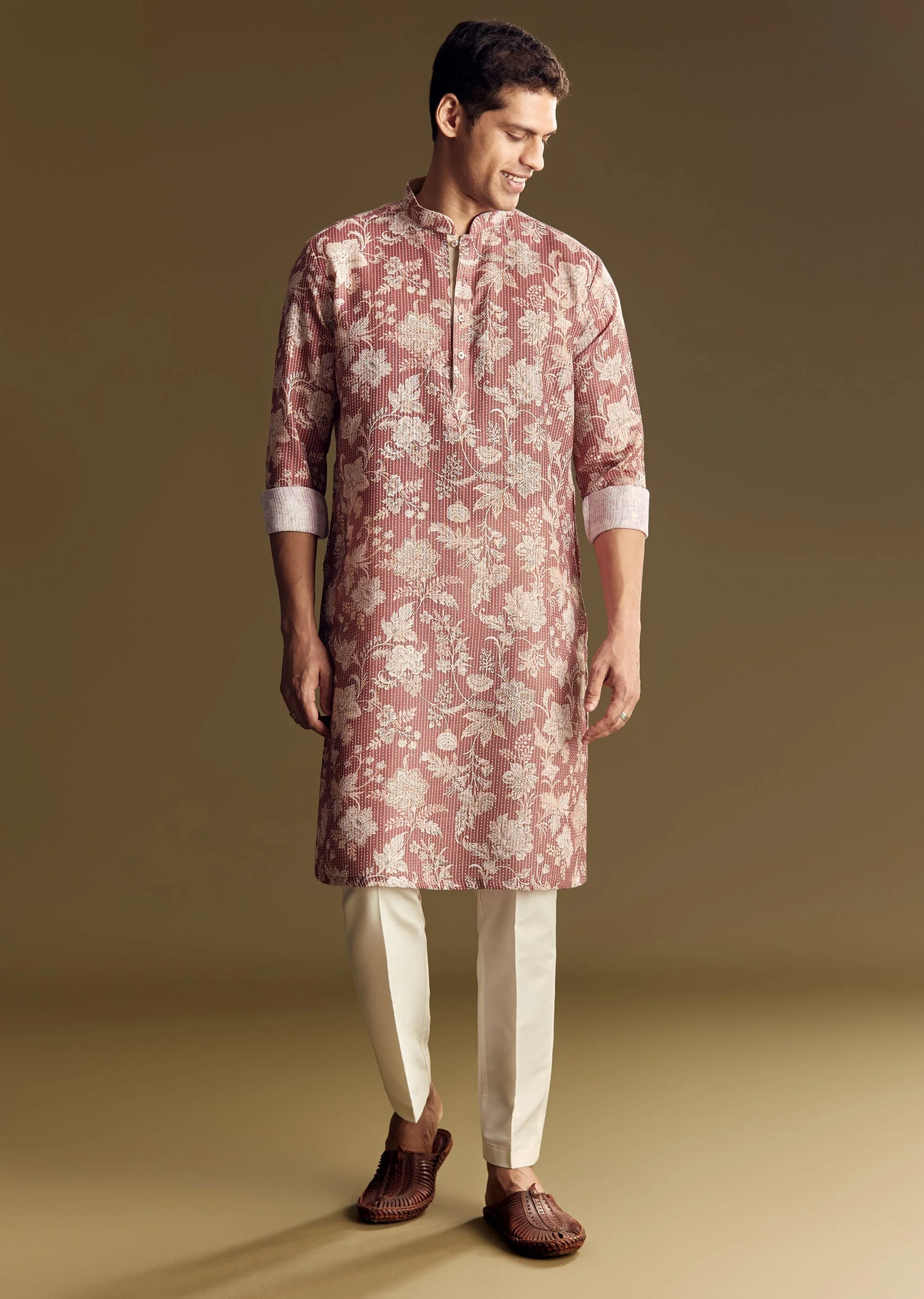 Peach Linen Kurta Set With Floral Print And Kantha Work - Image 2