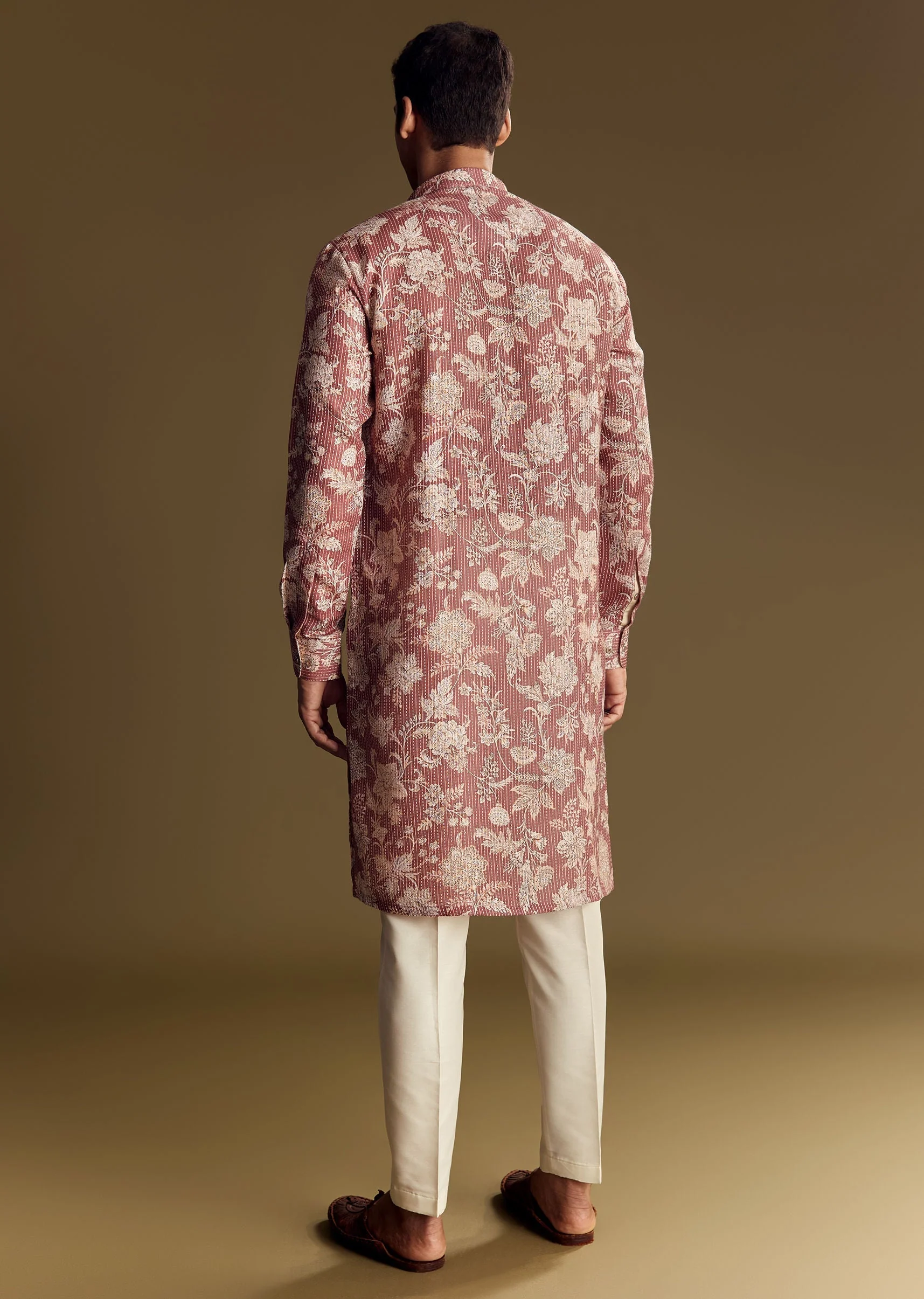 Peach Linen Kurta Set With Floral Print And Kantha Work - Image 5