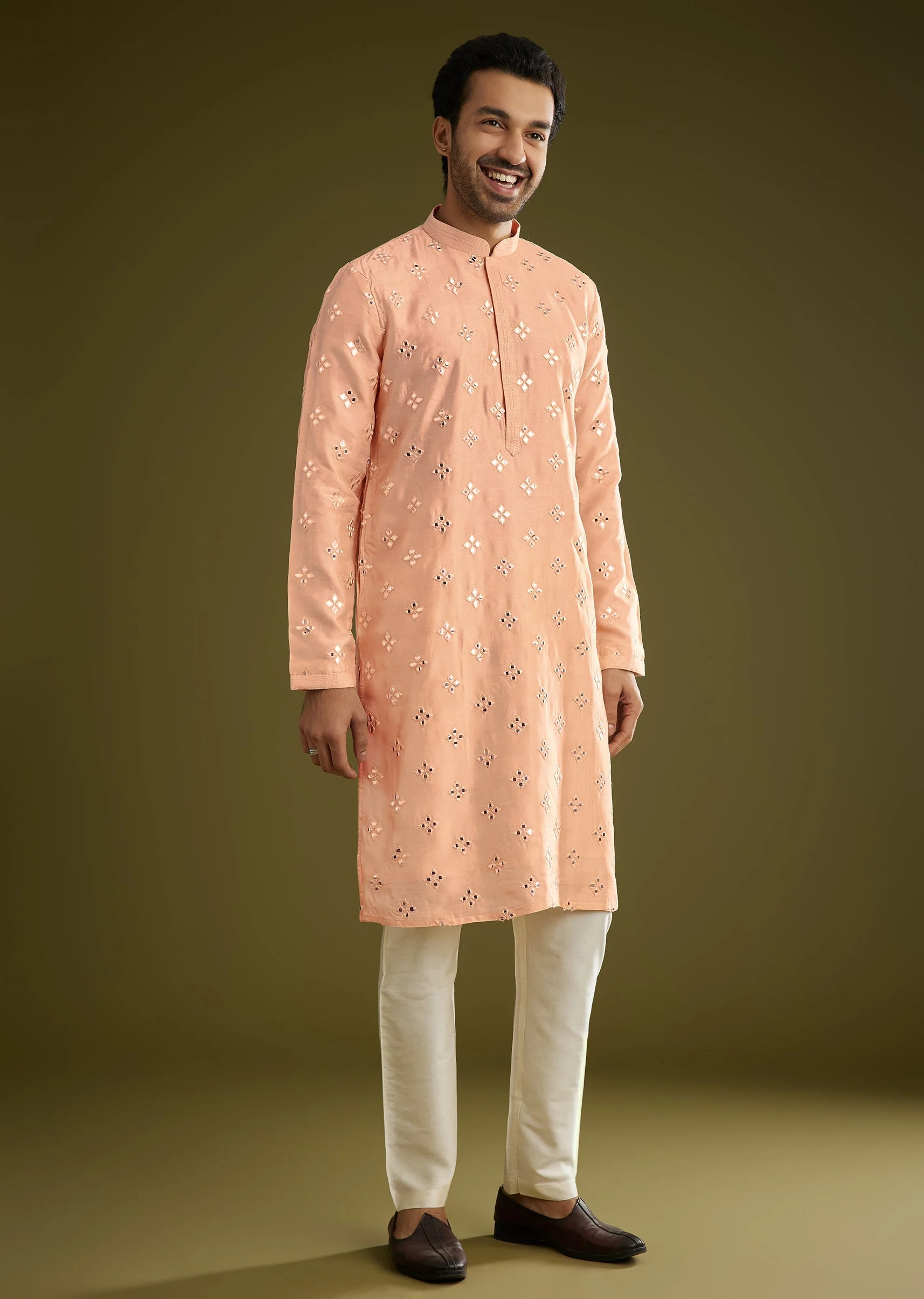 Peach Silk Blend Kurta Set With Mirror Work - Image 4