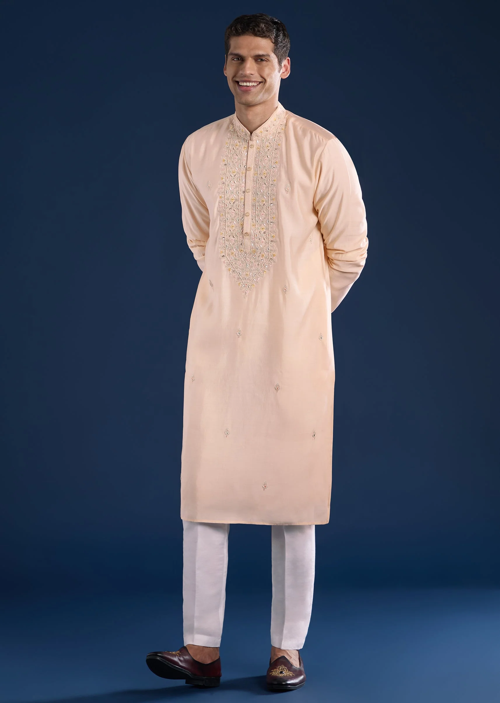Peach Zari Motif Kurta Set - Image 2