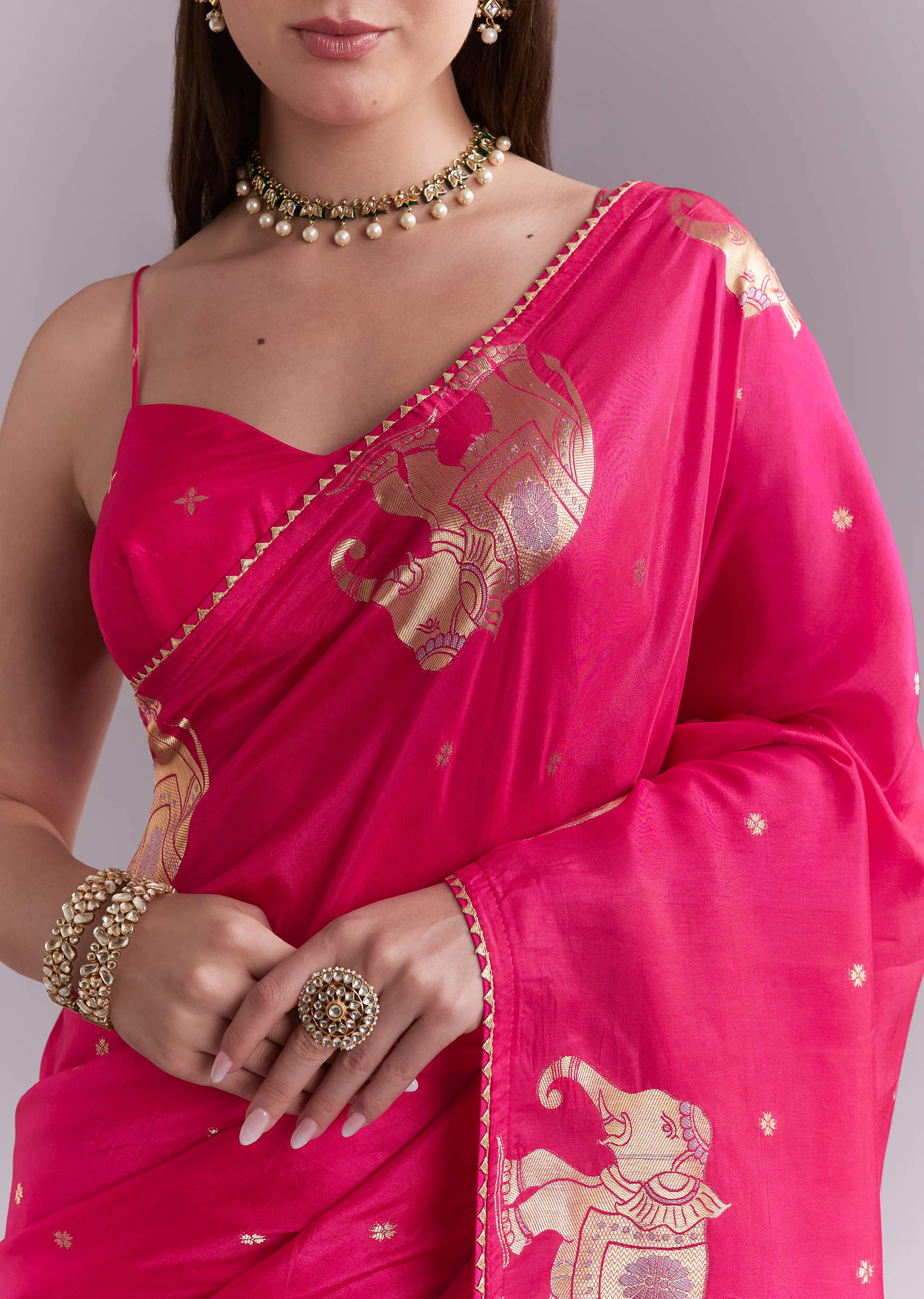 Pink Chinon Woven Saree With Elephant Motifs And Zari Work - Image 5