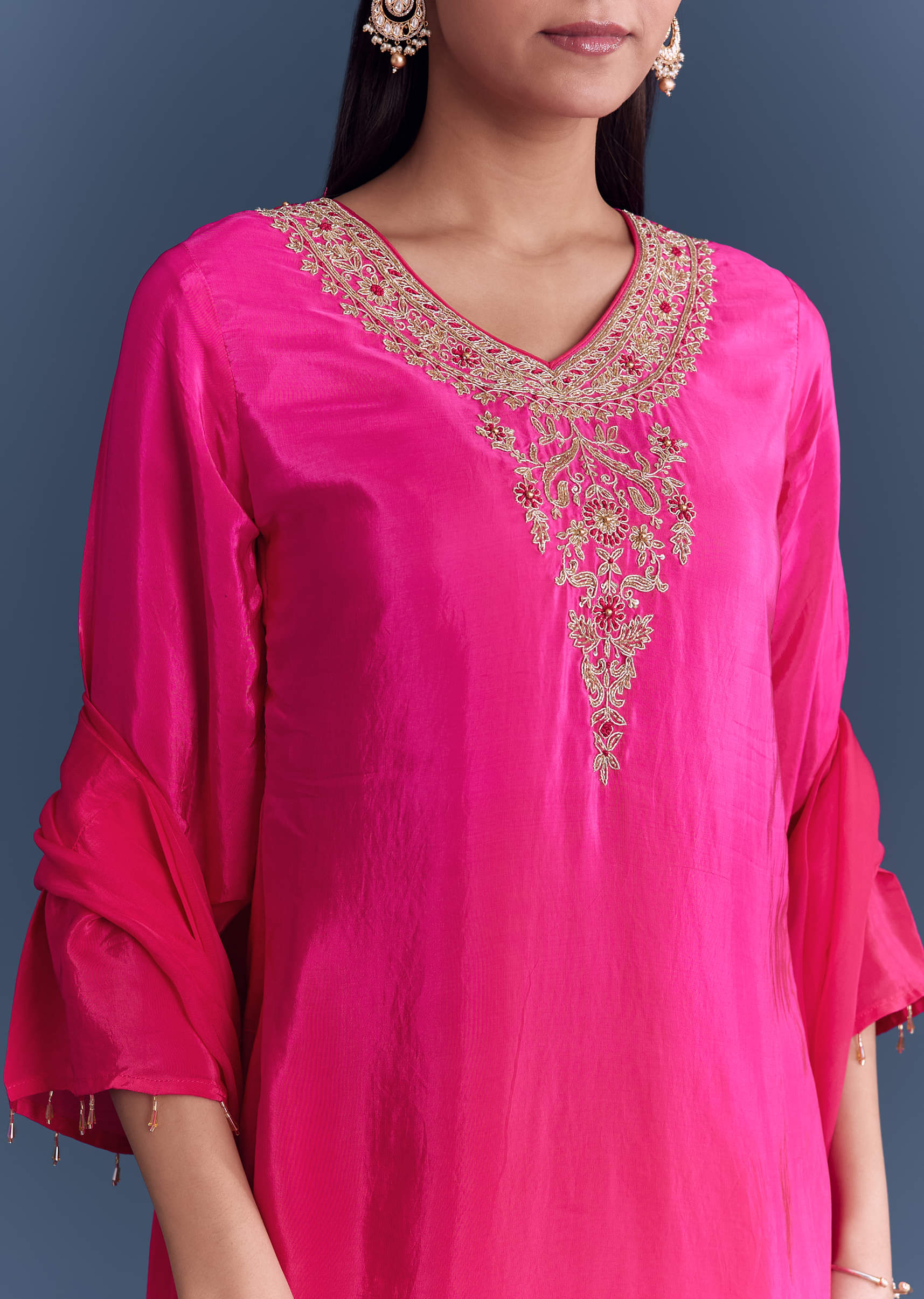 Pink Crepe Kurta Set With Zardosi Work And Farzi Pants - Image 2