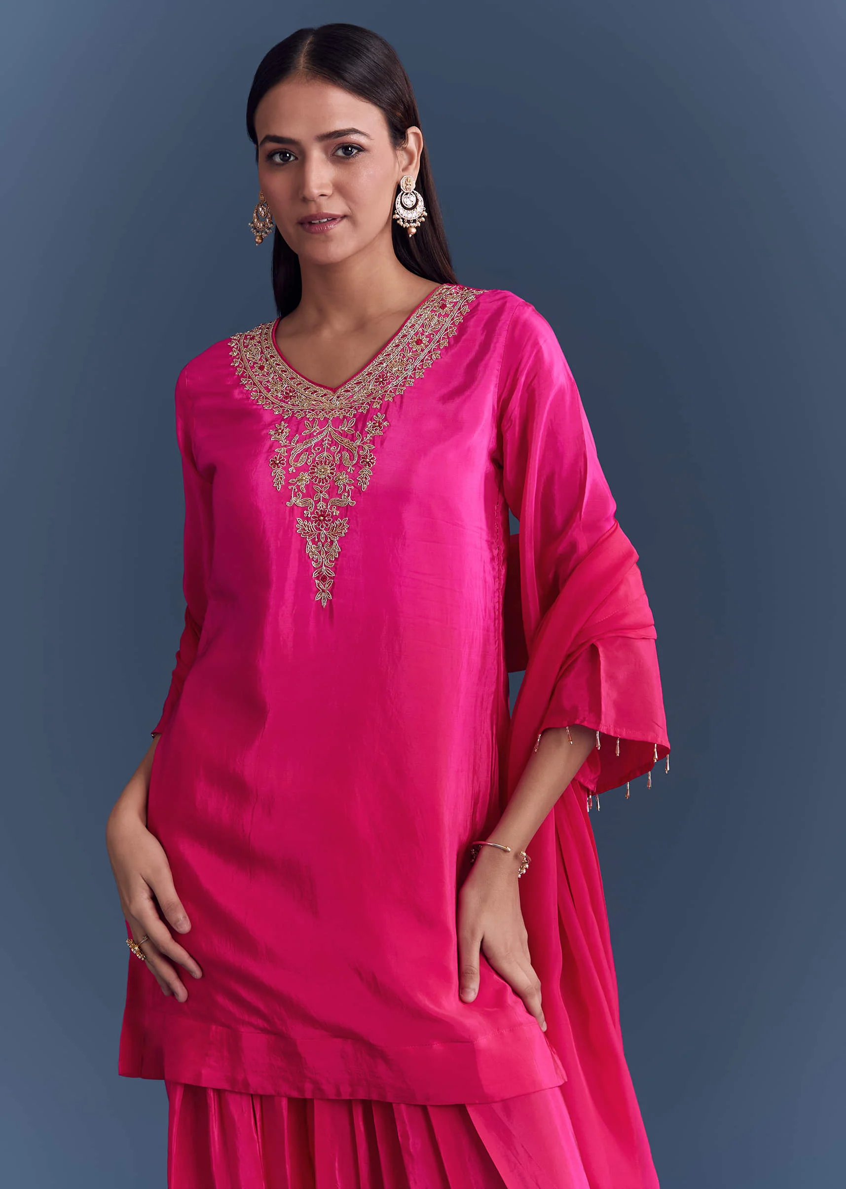 Pink Crepe Kurta Set With Zardosi Work And Farzi Pants - Image 4