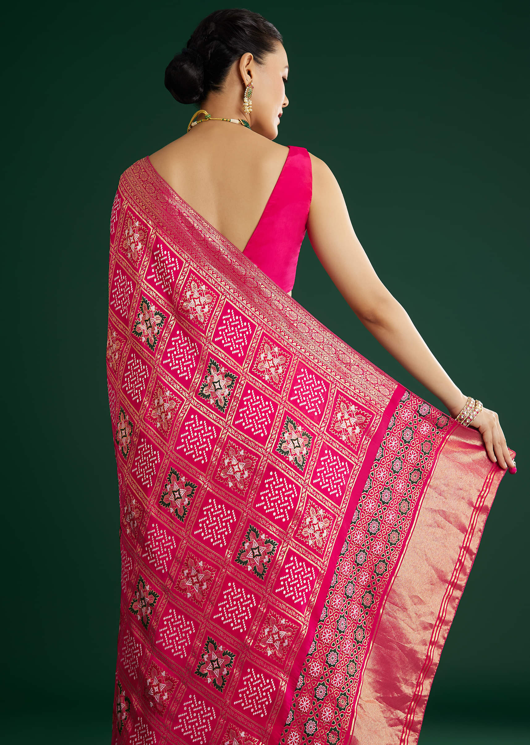 Pink Dola Silk Saree With Woven Patola - Image 4