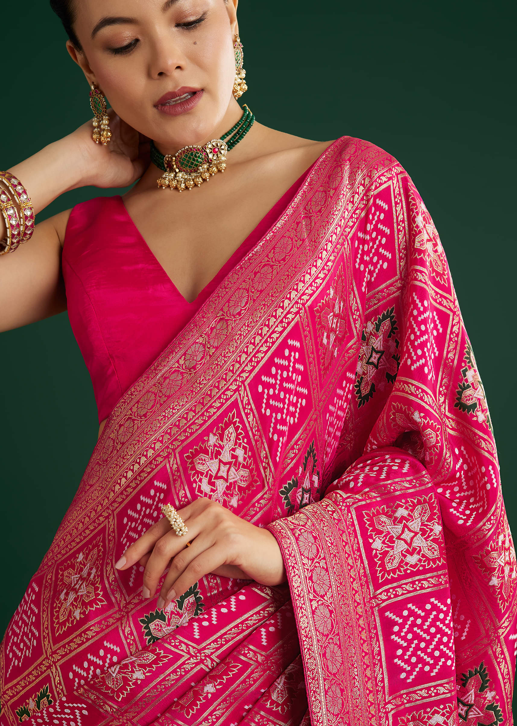 Pink Dola Silk Saree With Woven Patola - Image 5