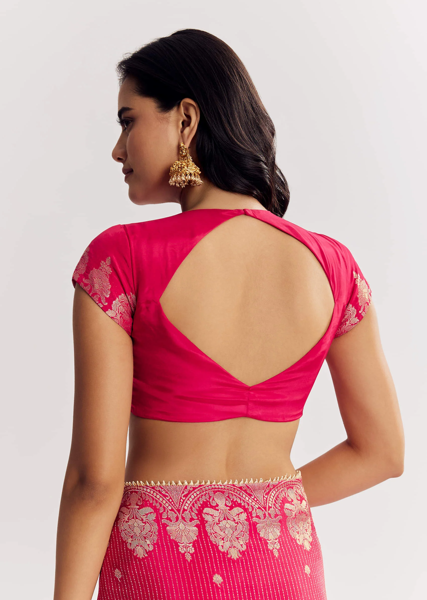 Pink Georgette Lurex Saree With Brocade Butti And Gota Patti Border - Image 8