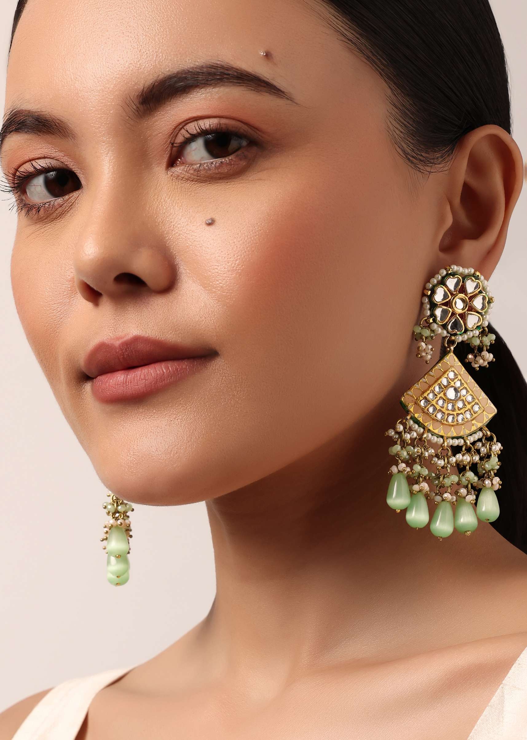 Pink Kundan Choker Set With Green Bead Drops - Image 3
