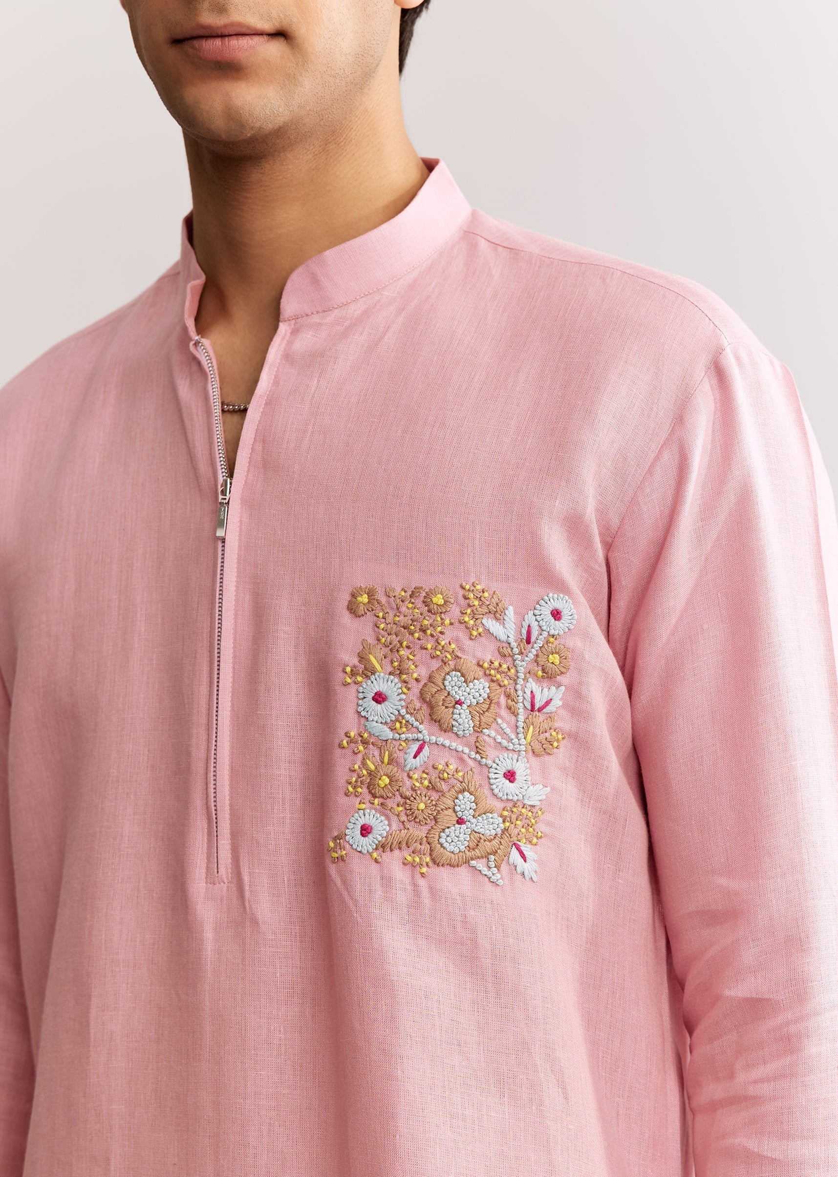 Pink Linen Kurta Set With Embroidery - Image 3