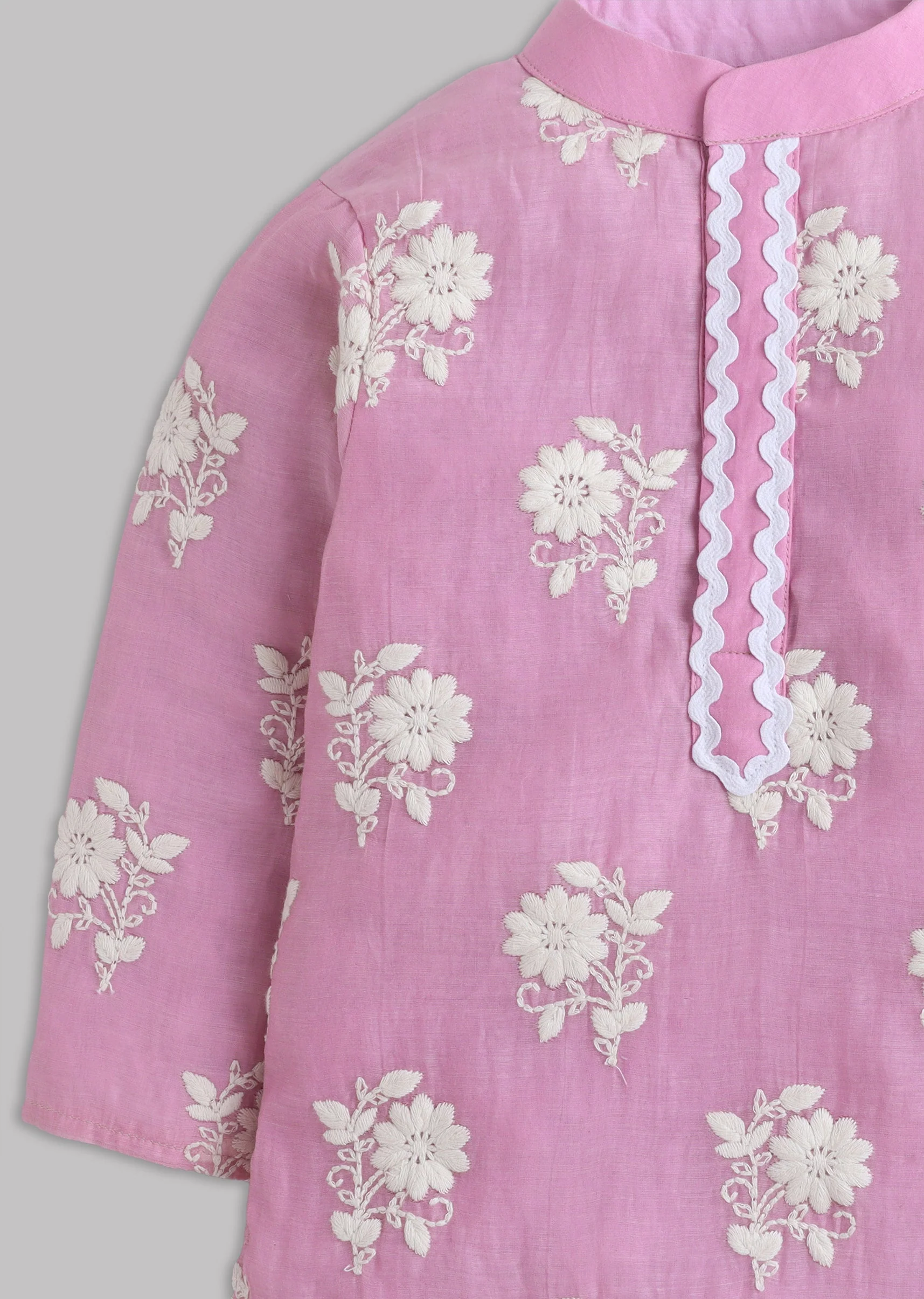 Pink Mul Chanderi Embroidered Kurta Set - Image 4