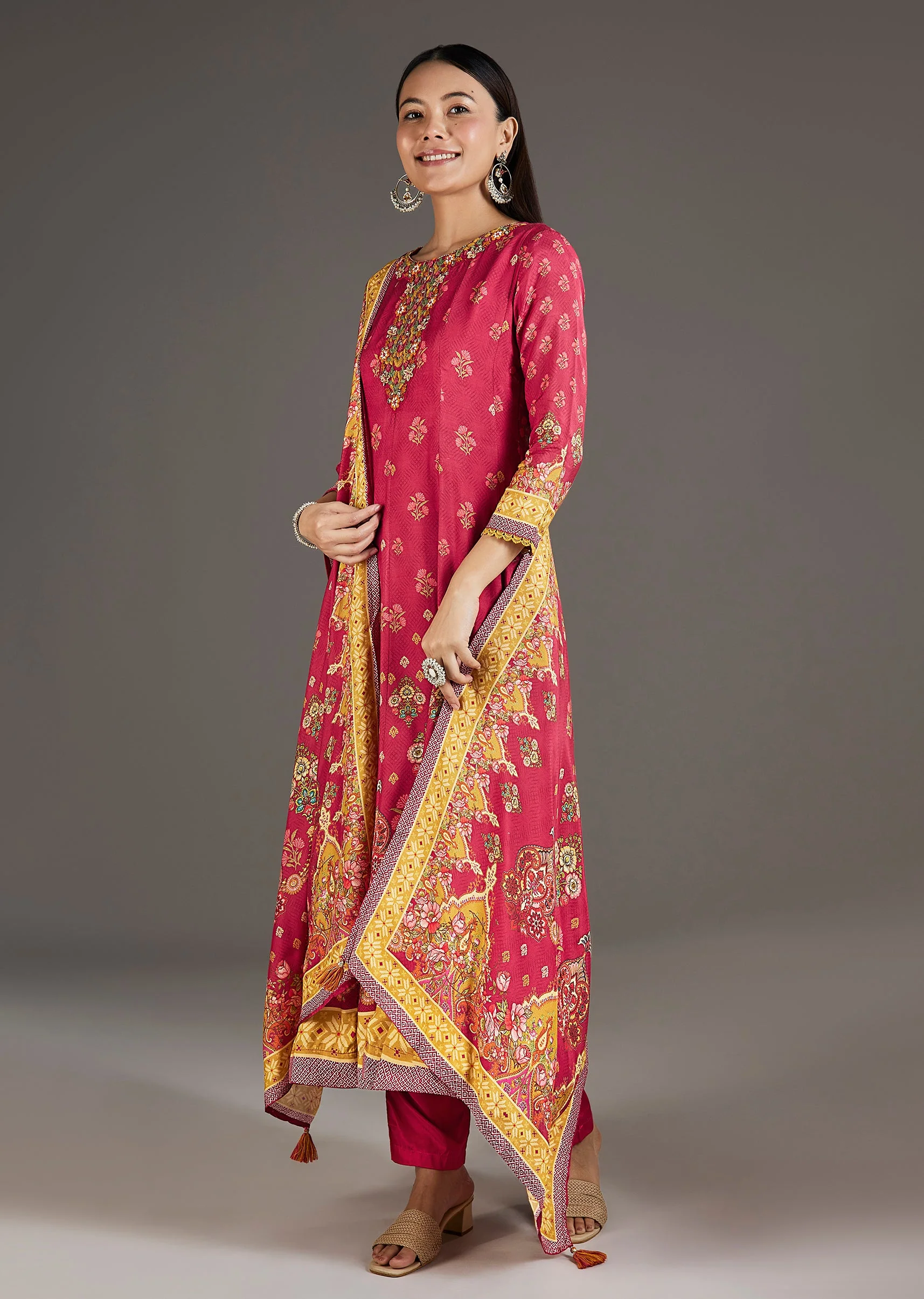 Pink Muslin Anarkali Set With Thread Work - Image 3