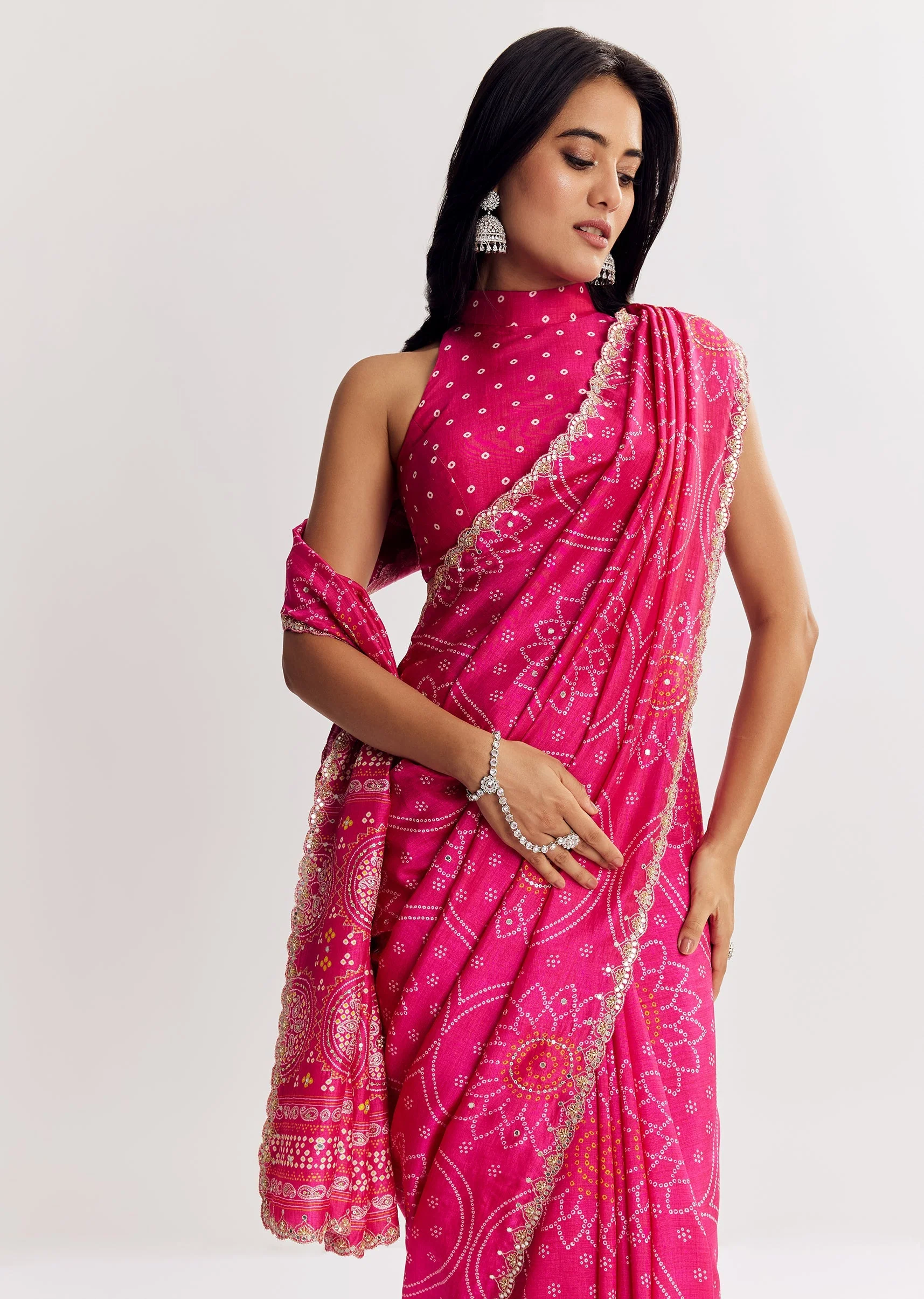 Pink Muslin Bandhani Printed Saree With Zari And Mirror Embroidery - Image 3